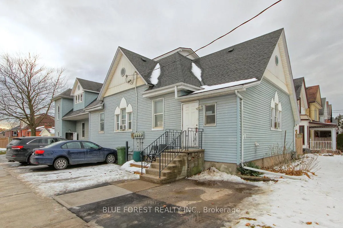 Photo 2 of 47 Forest Avenue, St. Thomas — HOMEH