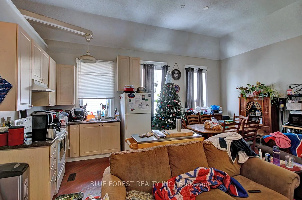 Photo 6 of 47 Forest Avenue, St. Thomas — HOMEH