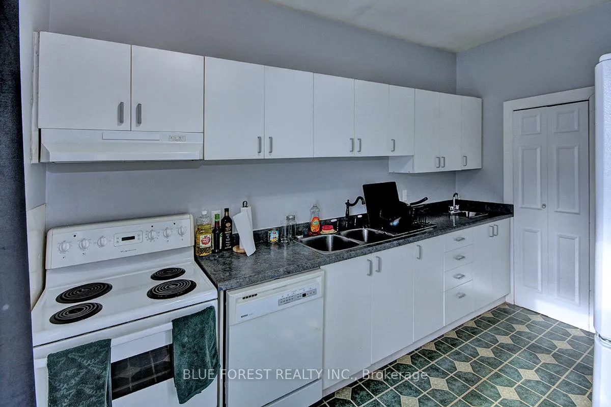 Photo 12 of 47 Forest Avenue, St. Thomas — HOMEH