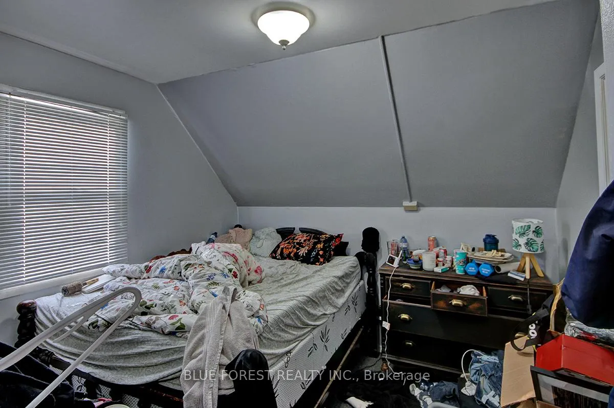 Photo 21 of 47 Forest Avenue, St. Thomas — HOMEH