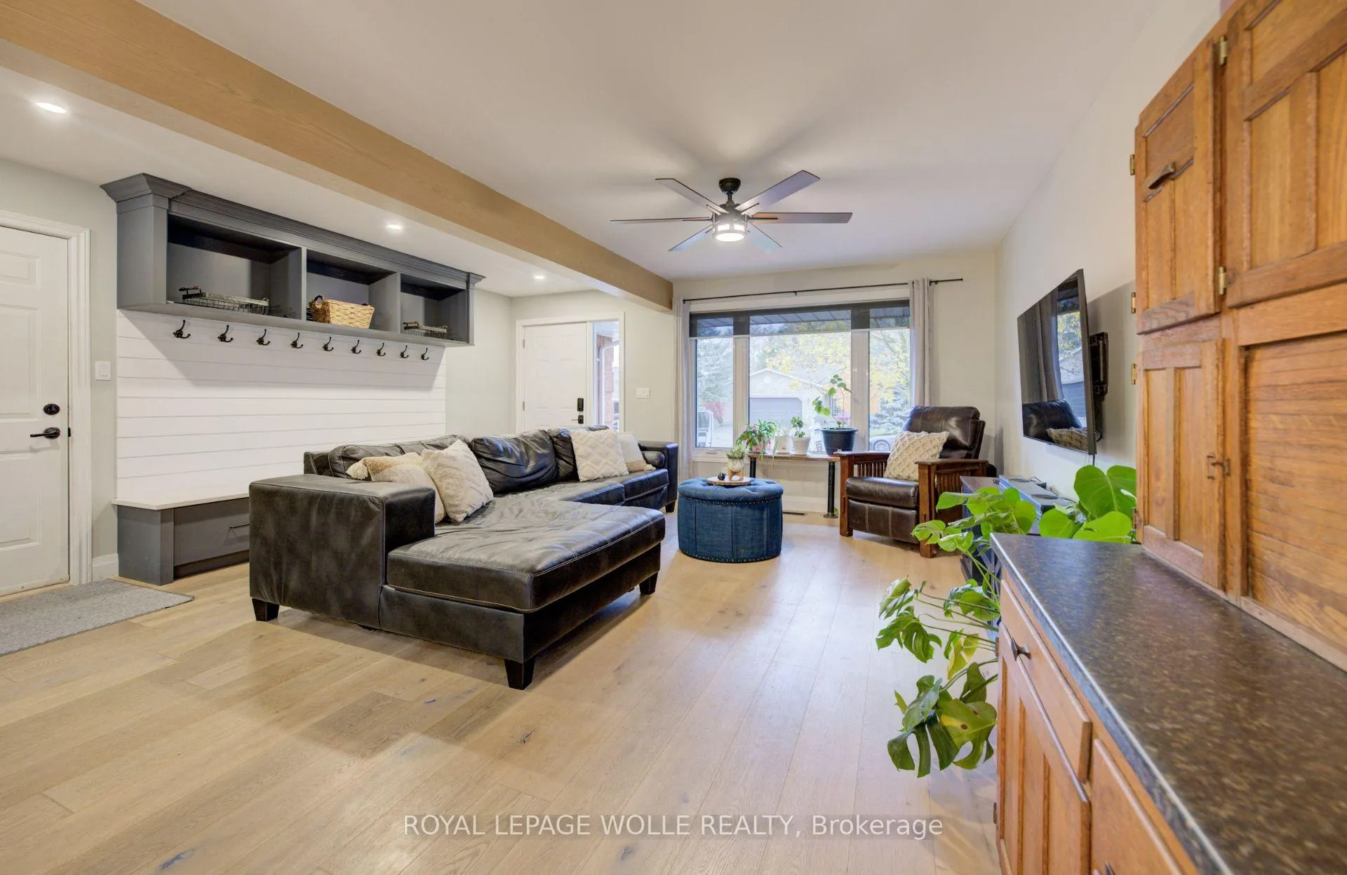 Photo 7 of 1 Edgewood Court, Wellesley — HOMEH
