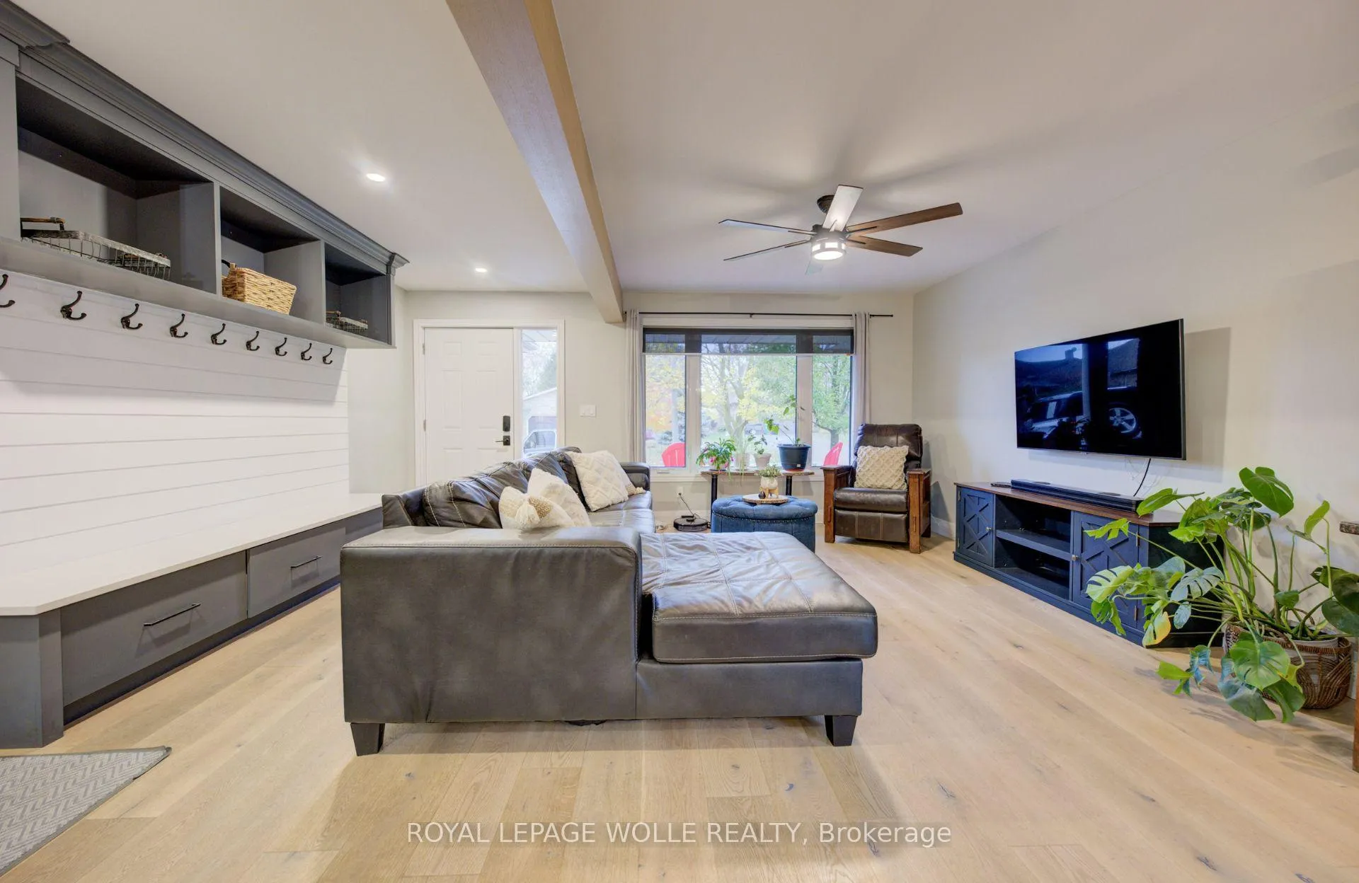 Photo 8 of 1 Edgewood Court, Wellesley — HOMEH