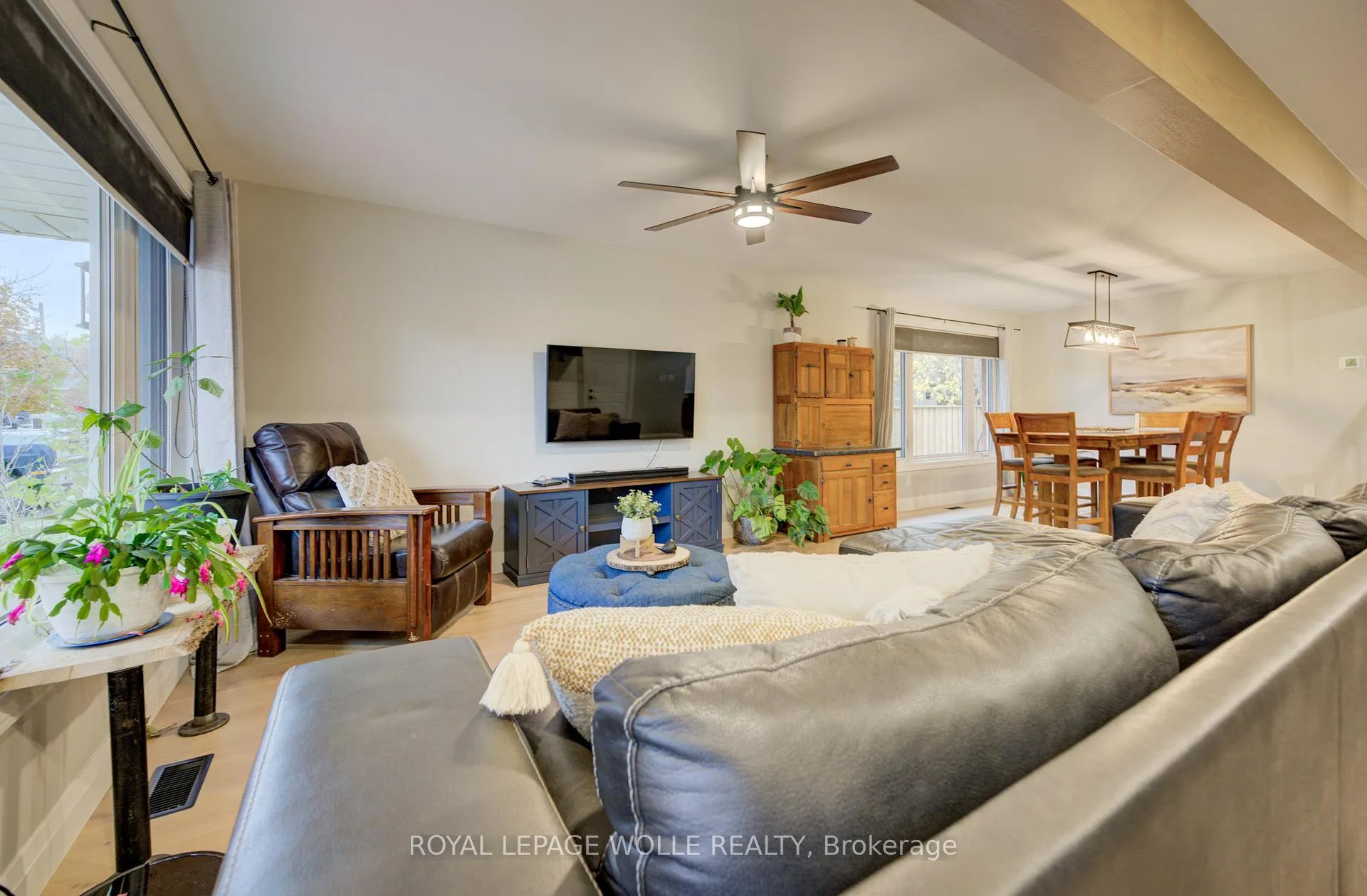 Photo 9 of 1 Edgewood Court, Wellesley — HOMEH