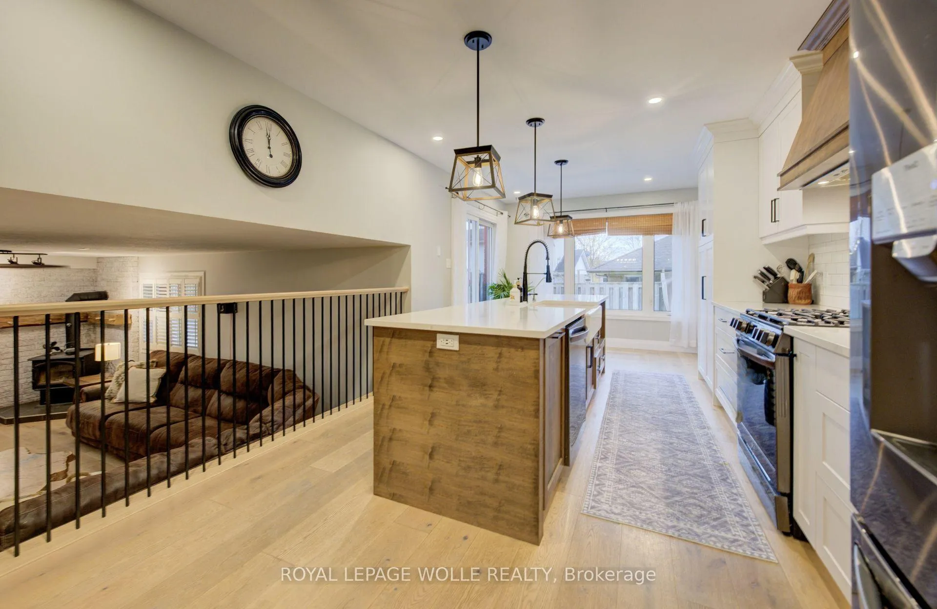 Photo 12 of 1 Edgewood Court, Wellesley — HOMEH