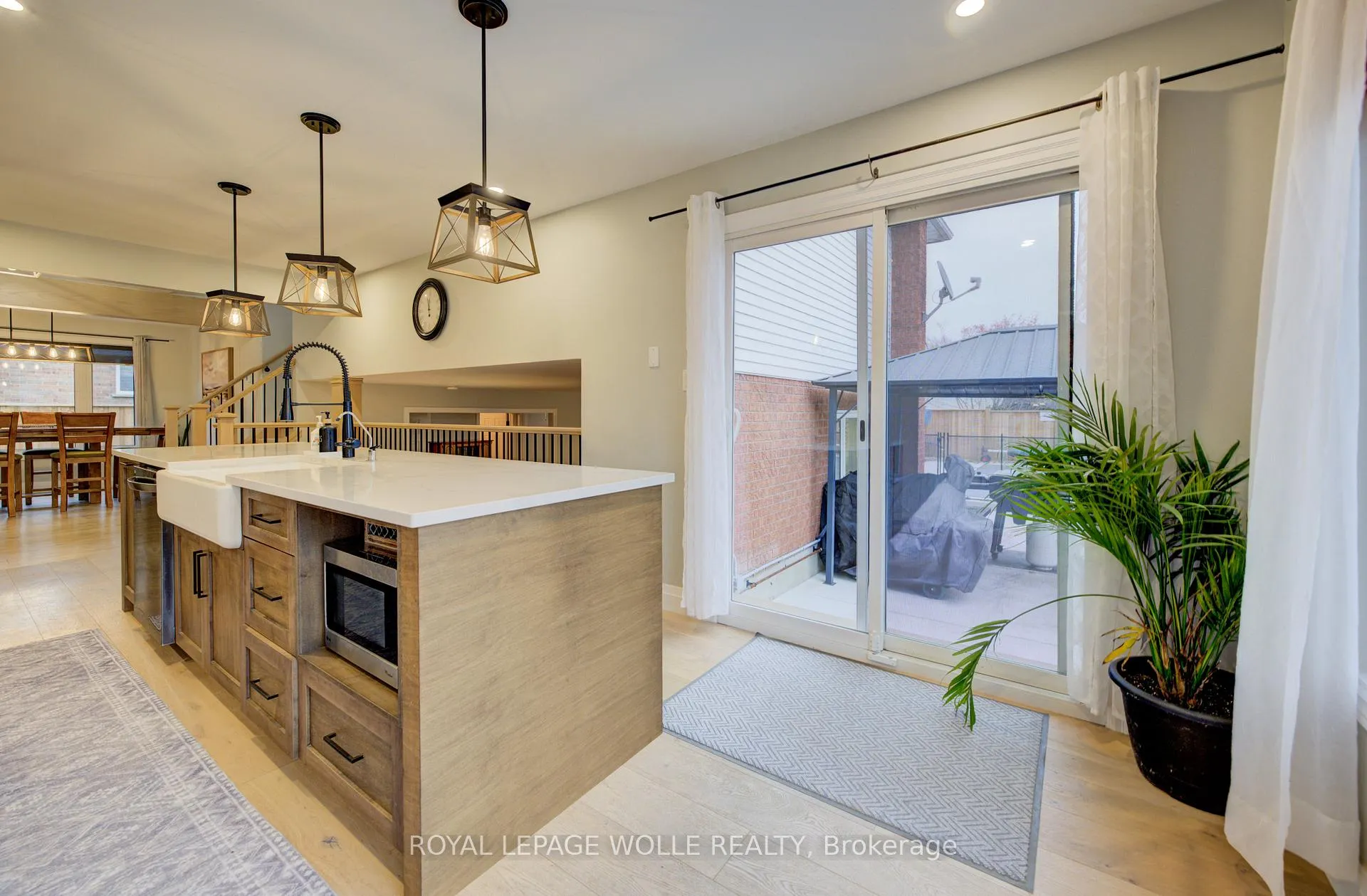 Photo 18 of 1 Edgewood Court, Wellesley — HOMEH