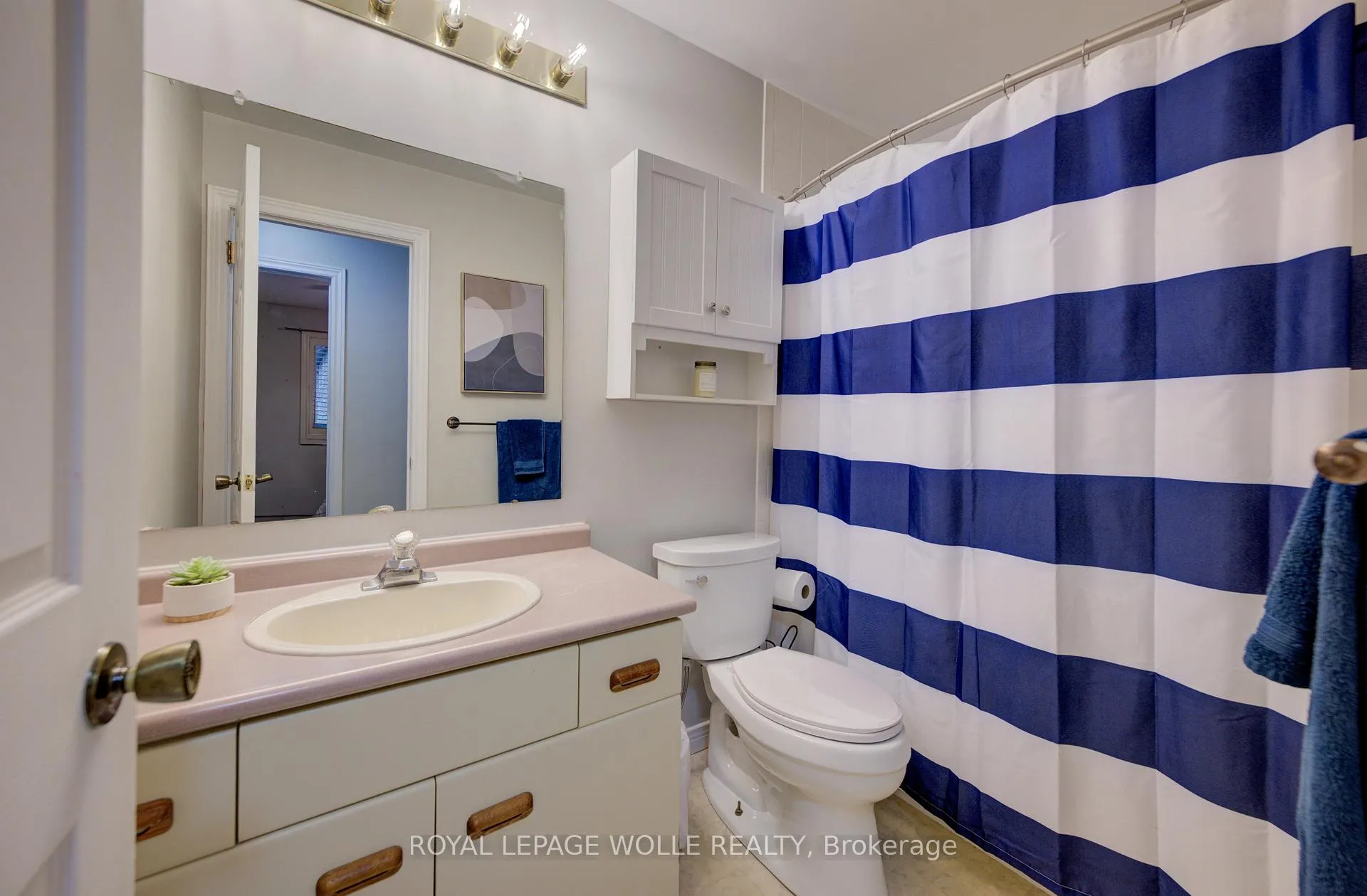 Photo 26 of 1 Edgewood Court, Wellesley — HOMEH