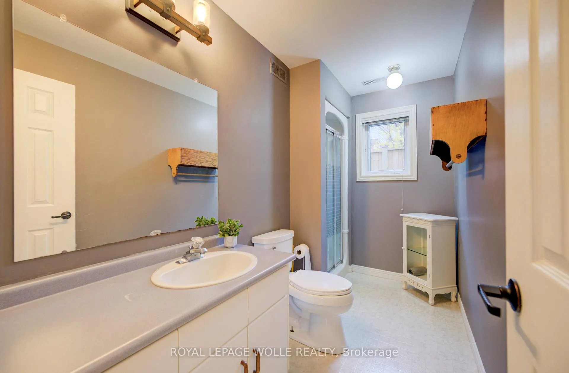 Photo 31 of 1 Edgewood Court, Wellesley — HOMEH