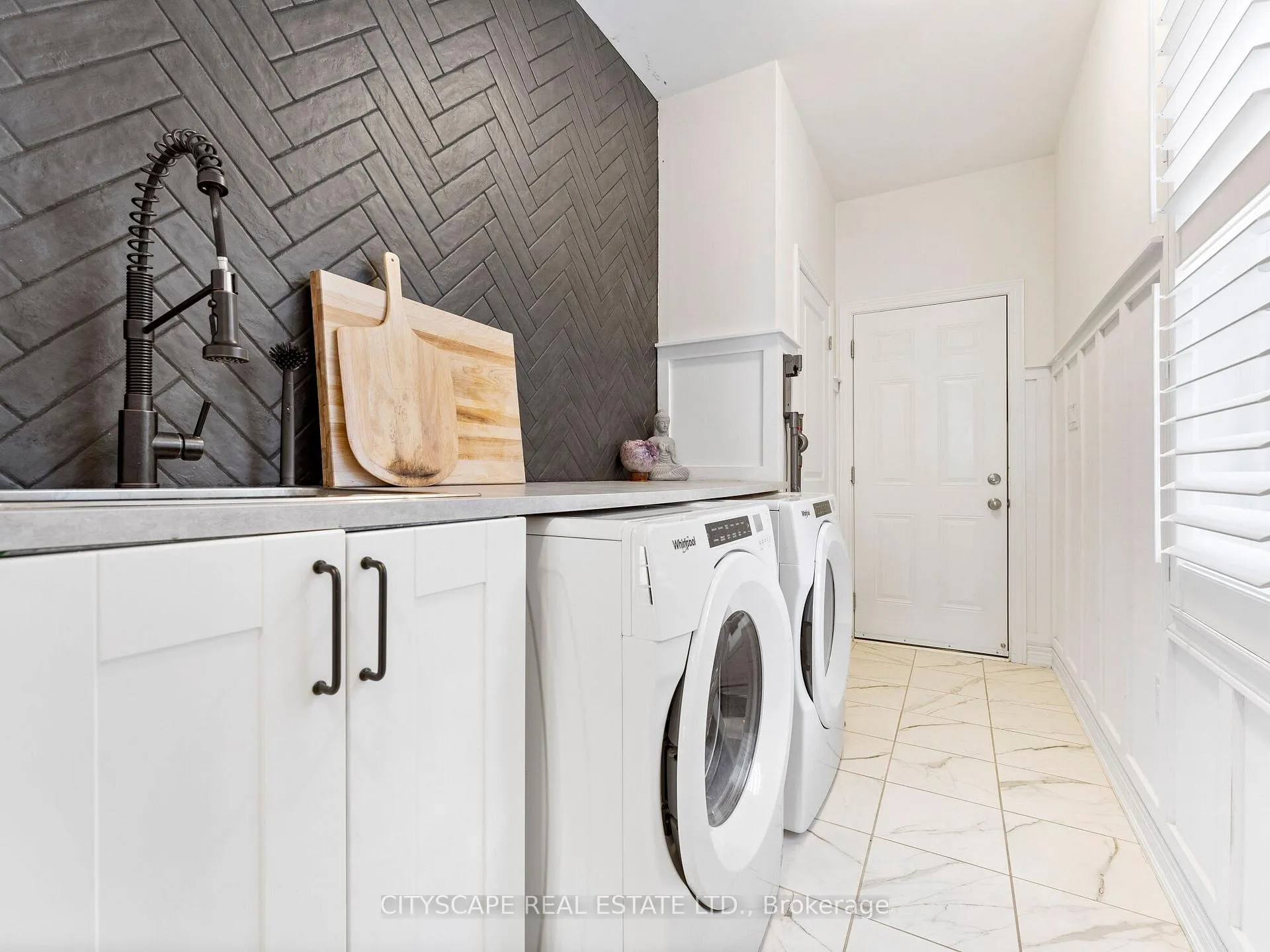 Photo 13 of 24 Hahn Street, Whitby, Williamsburg — HOMEH