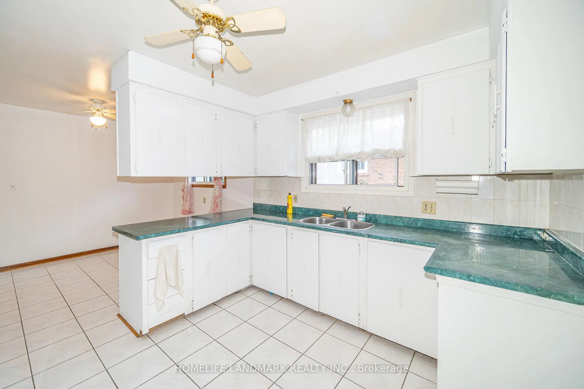 Photo 10 of 81 cromwell Avenue, Oshawa, Vanier — HOMEH