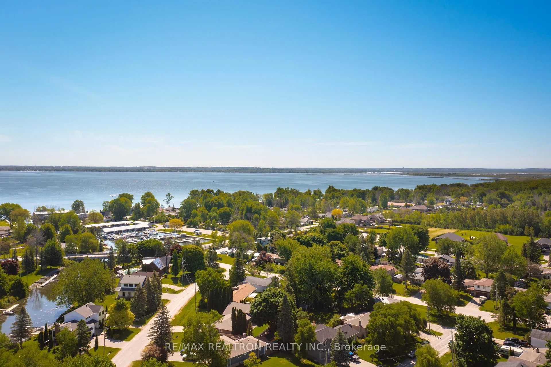Photo 4 of 88 Marine Drive, Innisfil, Gilford — HOMEH