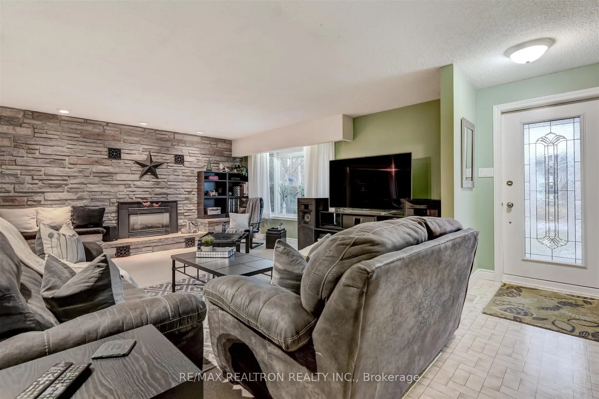 Photo 10 of 88 Marine Drive, Innisfil, Gilford — HOMEH