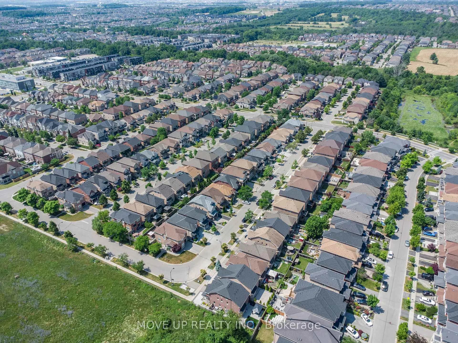Photo 34 of 148 Gesher Crescent, Vaughan, Patterson — HOMEH