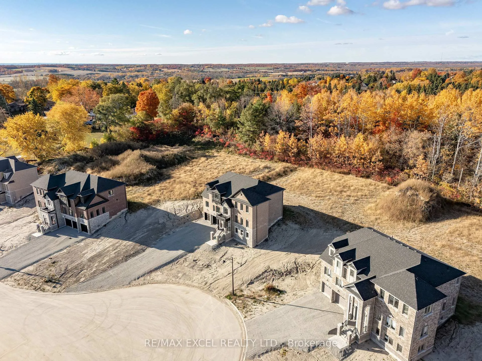 Photo 7 of 2228 Pemberton Way, Innisfil, Churchill — HOMEH