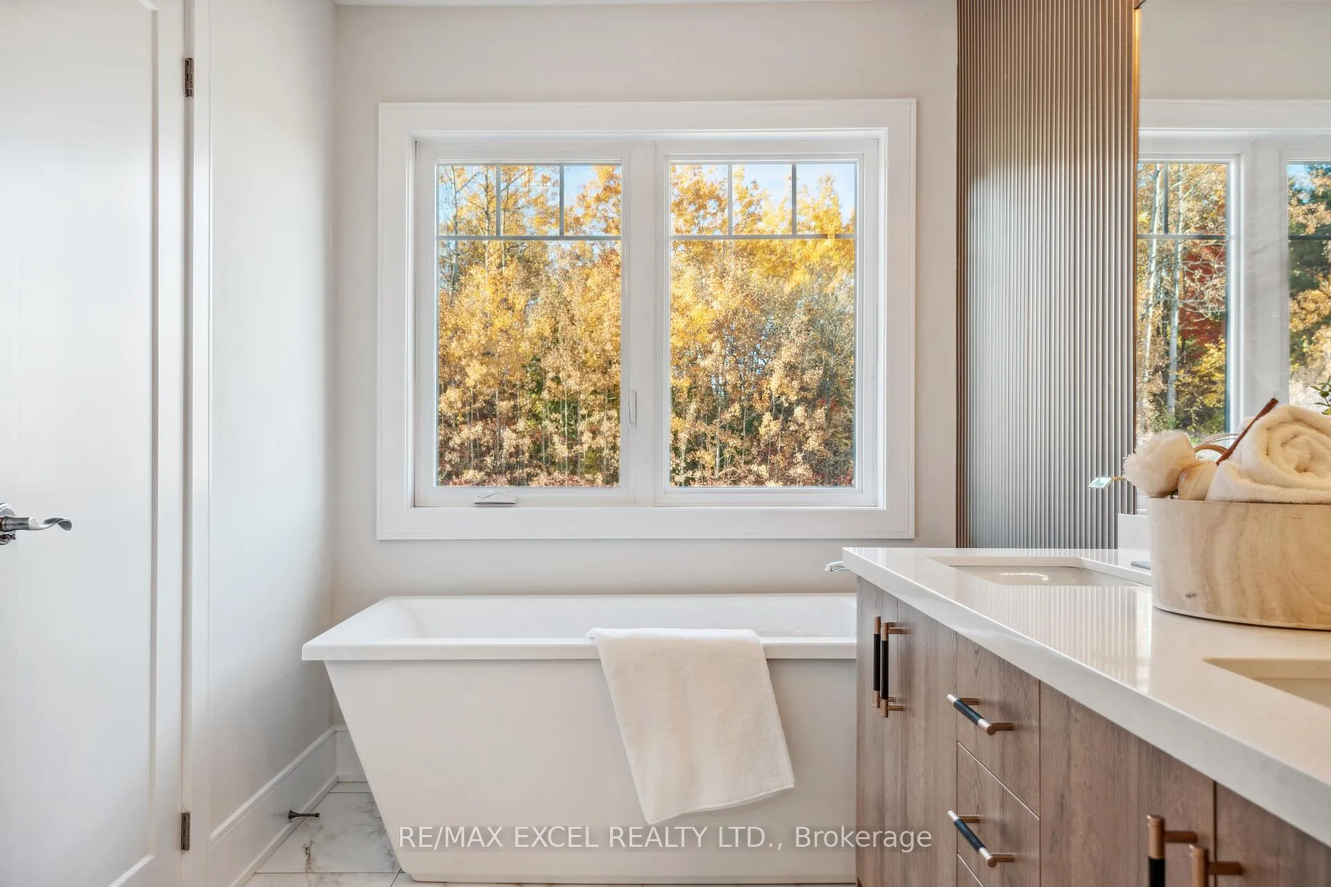 Photo 27 of 2228 Pemberton Way, Innisfil, Churchill — HOMEH