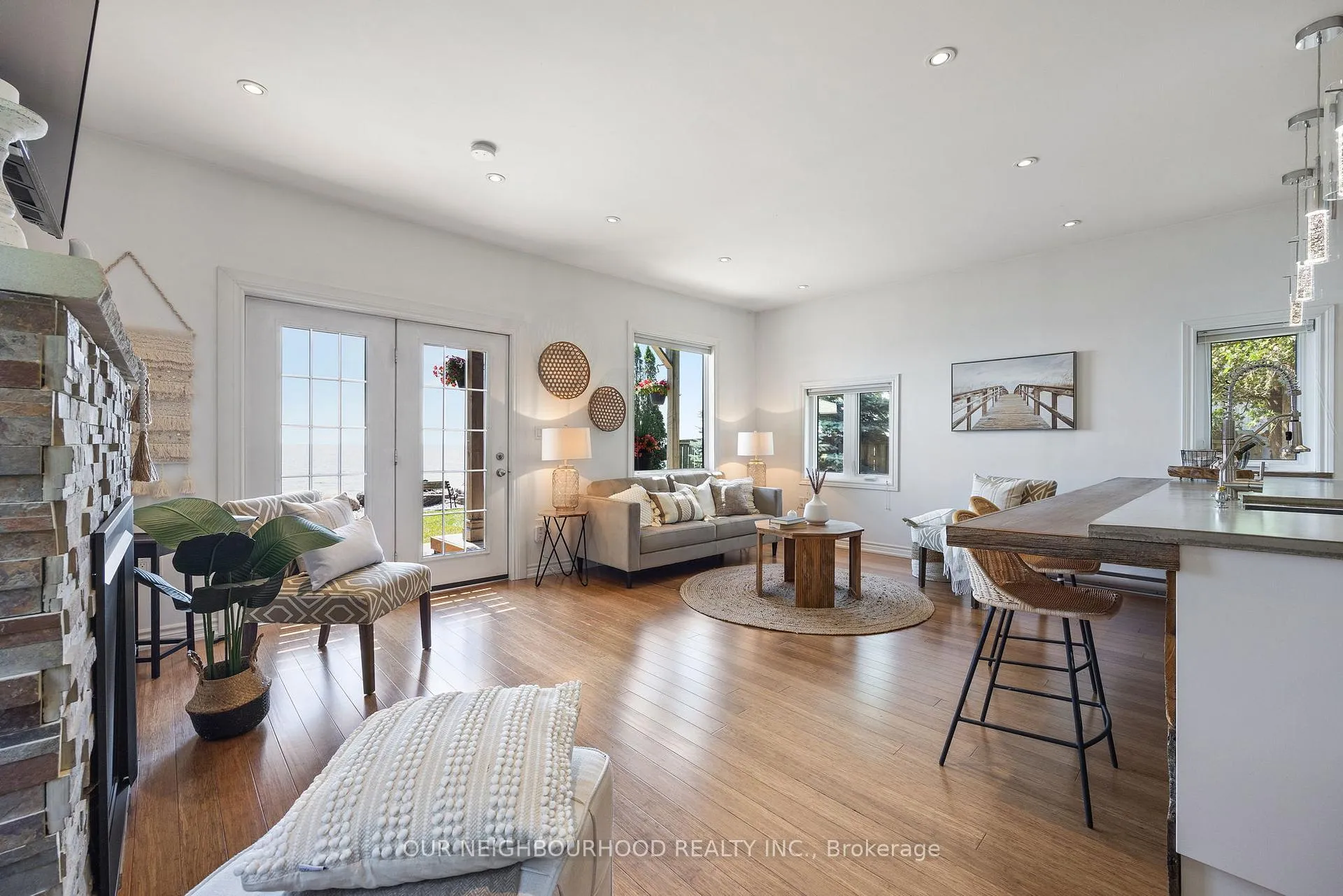 Photo 10 of 81 Cedar Crest Beach Road, Clarington, Bowmanville — HOMEH
