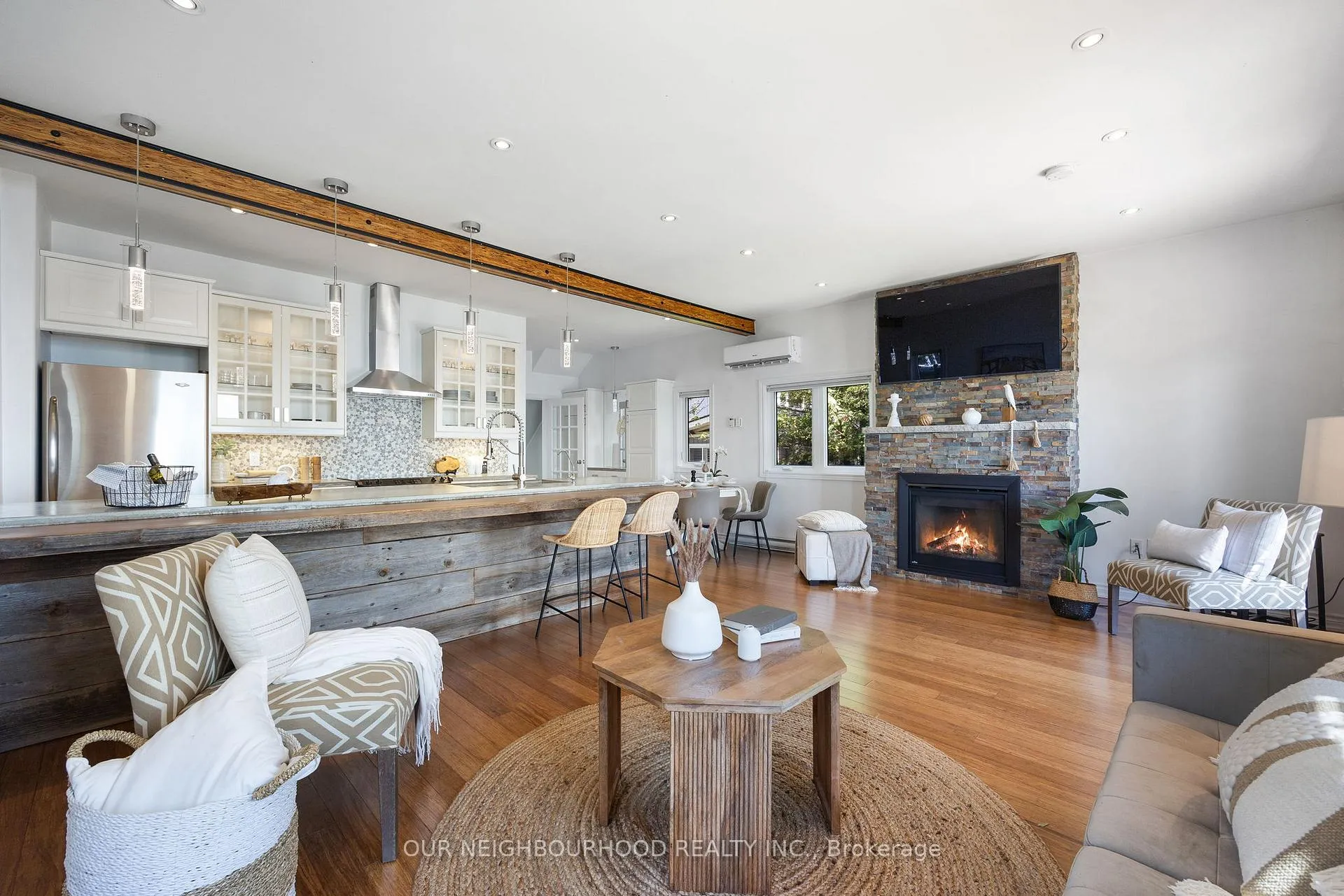 Photo 13 of 81 Cedar Crest Beach Road, Clarington, Bowmanville — HOMEH