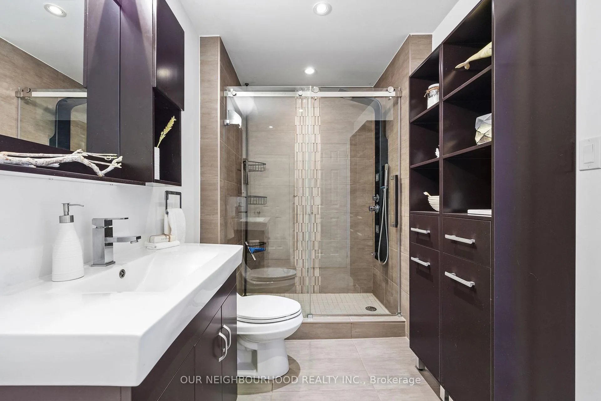 Photo 15 of 81 Cedar Crest Beach Road, Clarington, Bowmanville — HOMEH