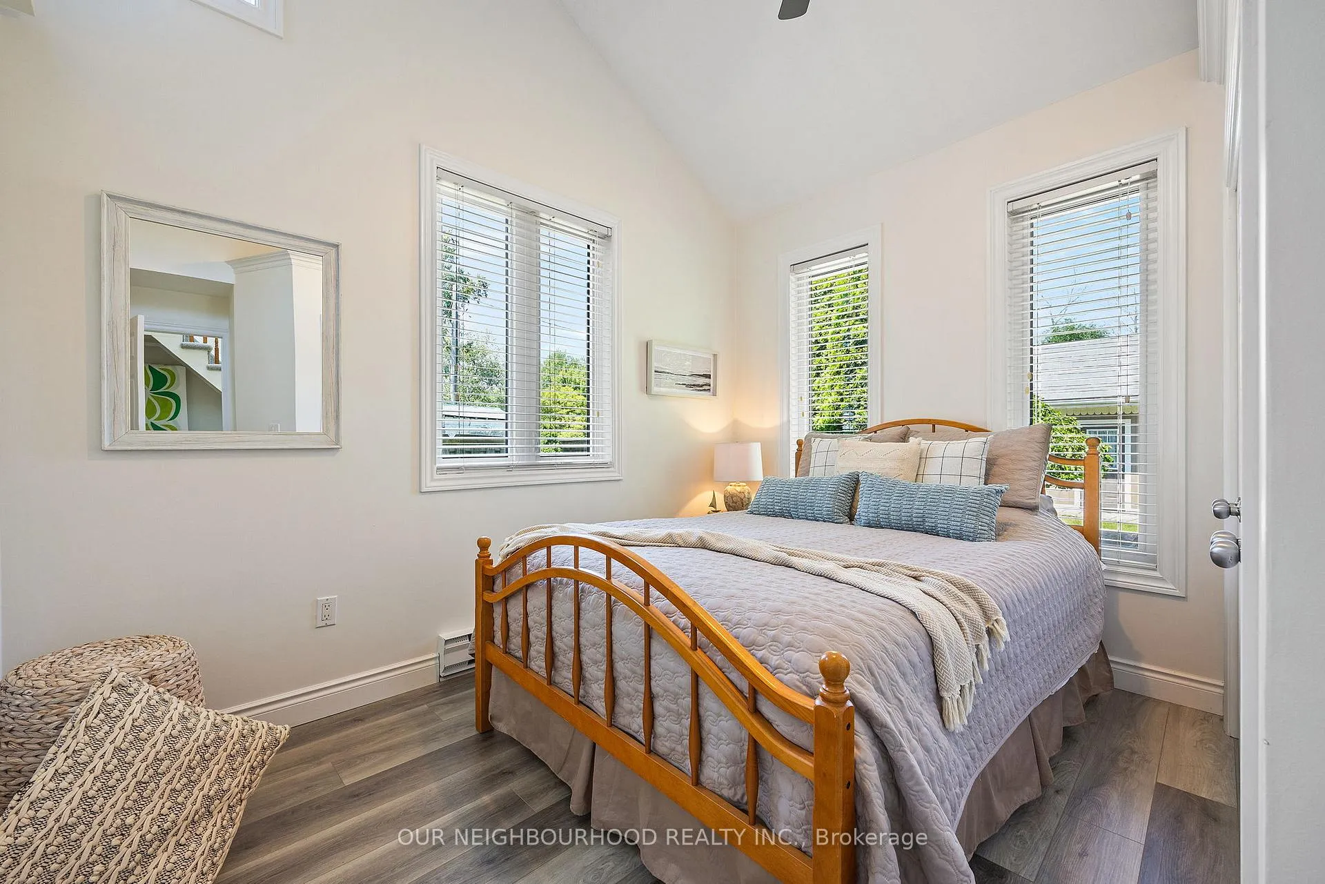 Photo 24 of 81 Cedar Crest Beach Road, Clarington, Bowmanville — HOMEH