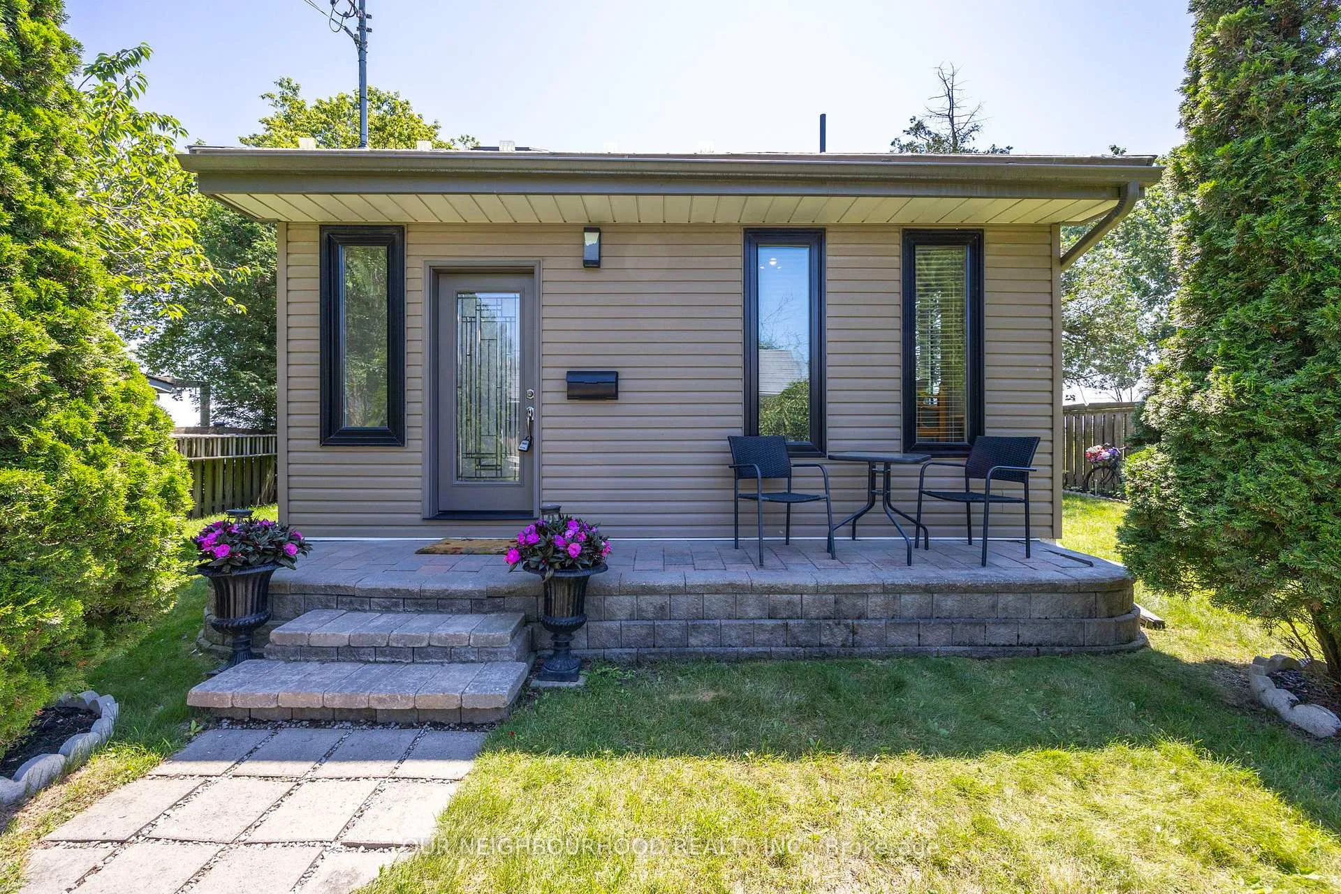 Photo 34 of 81 Cedar Crest Beach Road, Clarington, Bowmanville — HOMEH