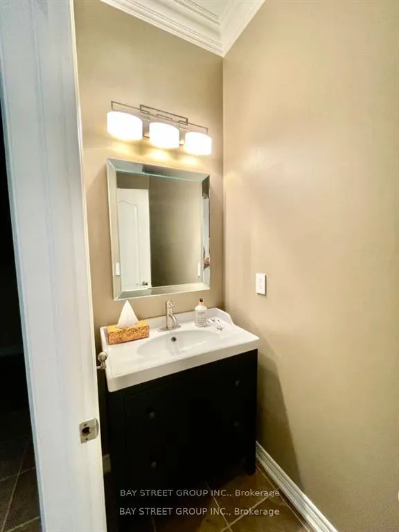 Photo 10 of 302 Hammersly Boulevard, Markham, Wismer — HOMEH