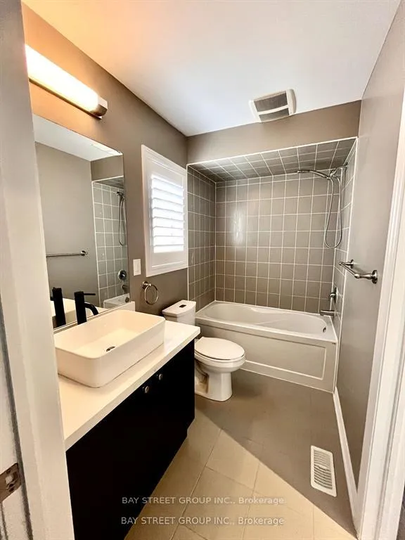 Photo 16 of 302 Hammersly Boulevard, Markham, Wismer — HOMEH