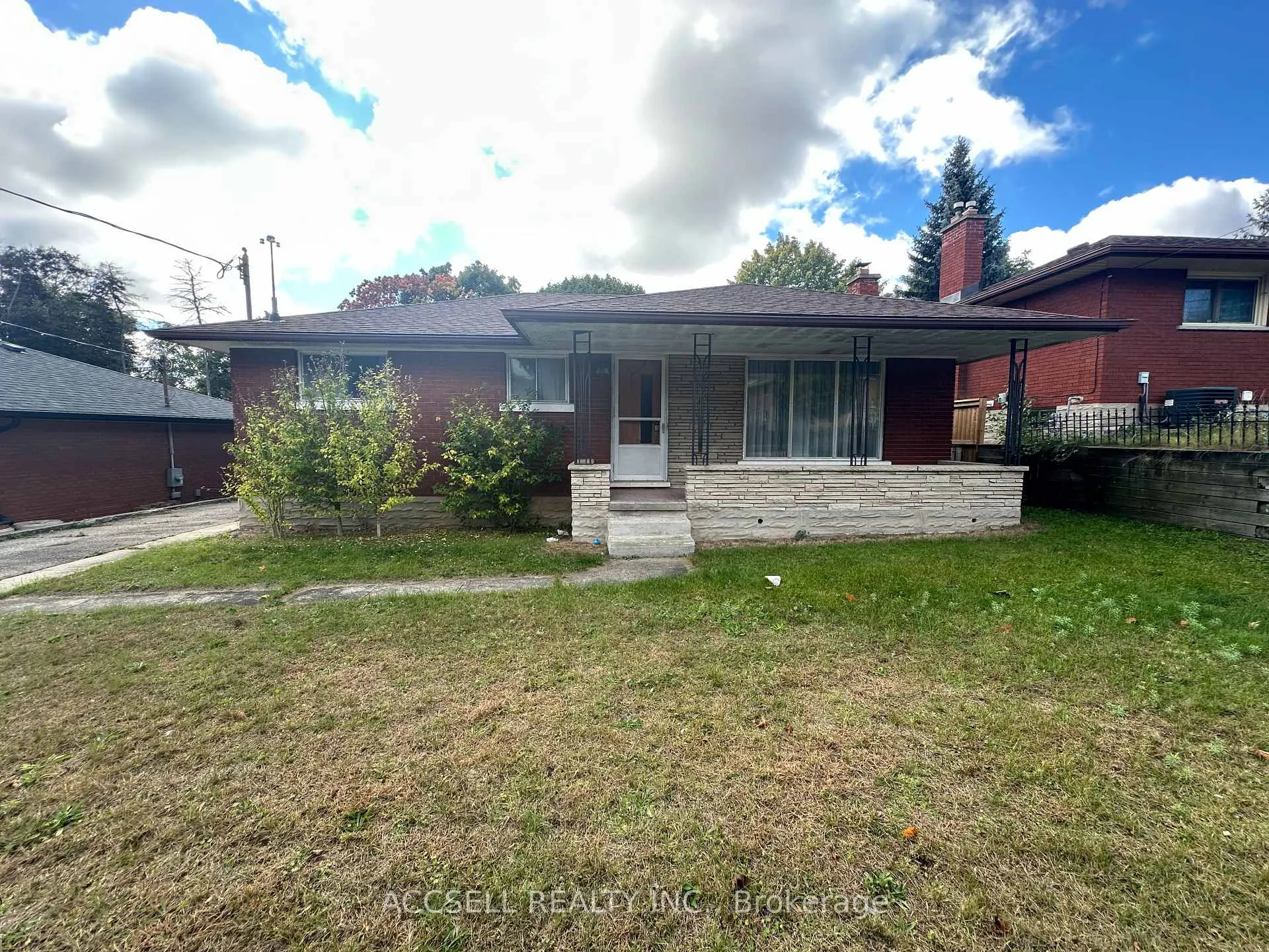 Photo 2 of 227 Dixon Street, Kitchener — HOMEH