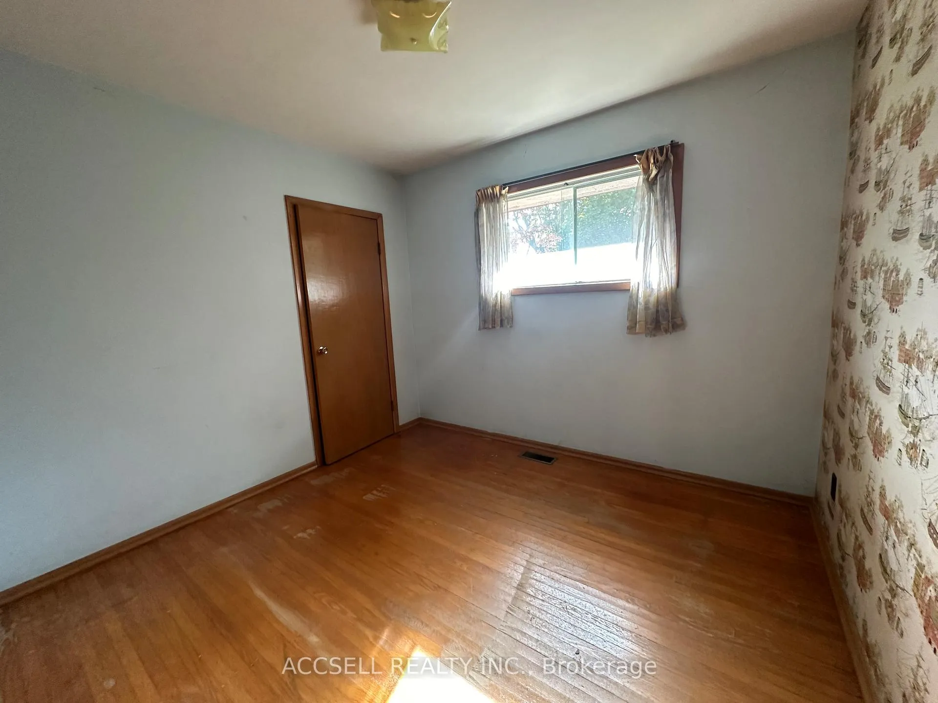 Photo 8 of 227 Dixon Street, Kitchener — HOMEH