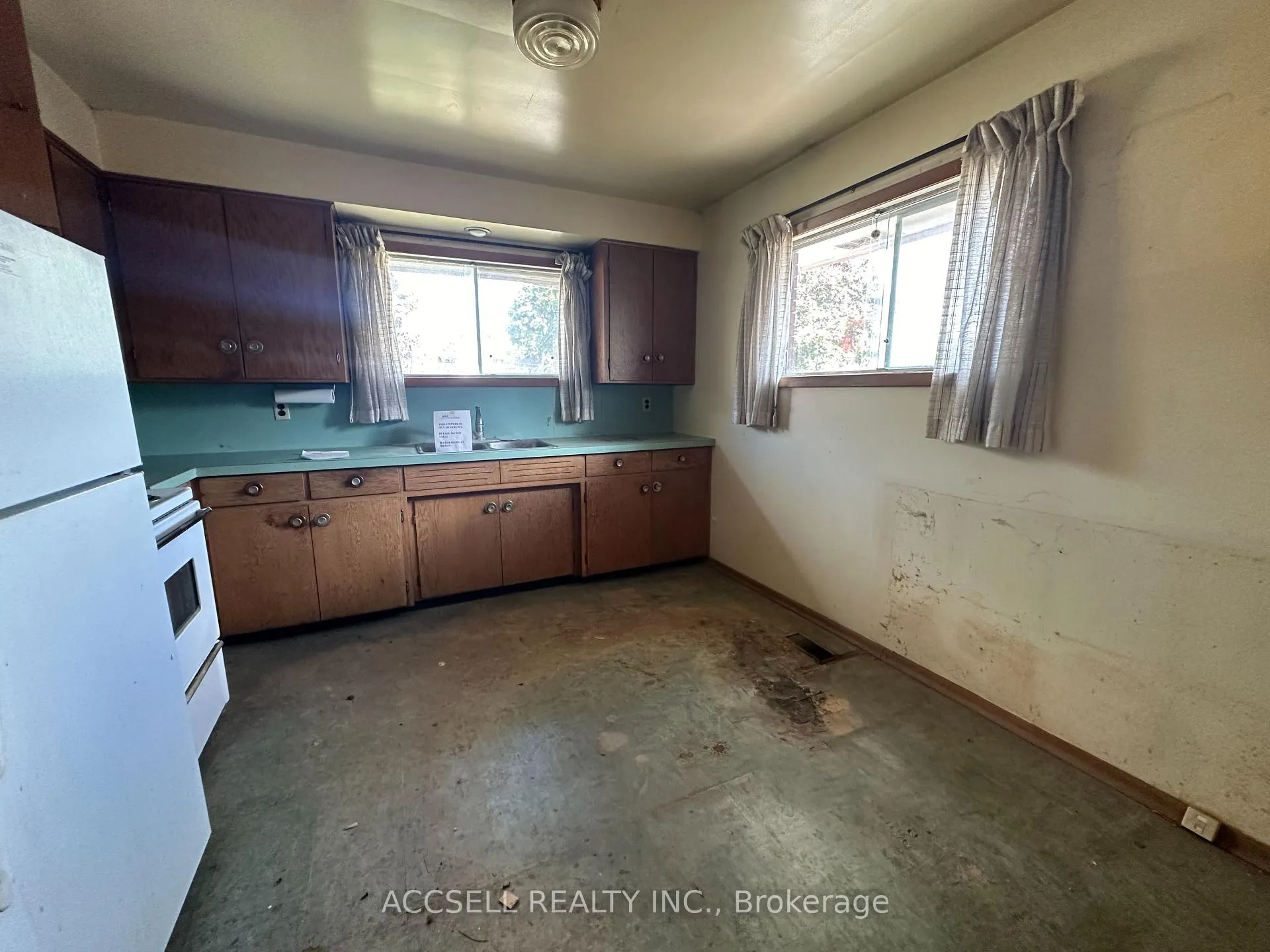Photo 9 of 227 Dixon Street, Kitchener — HOMEH