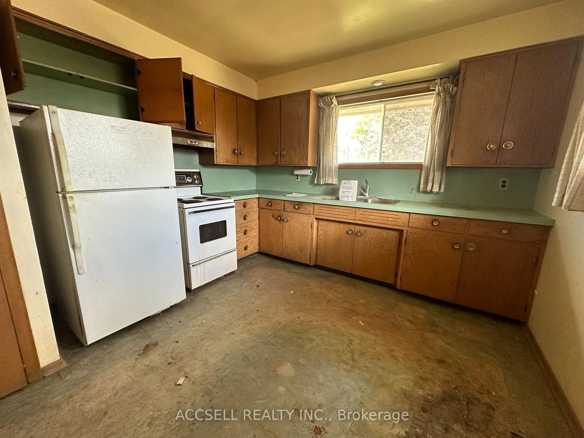 Photo 10 of 227 Dixon Street, Kitchener — HOMEH