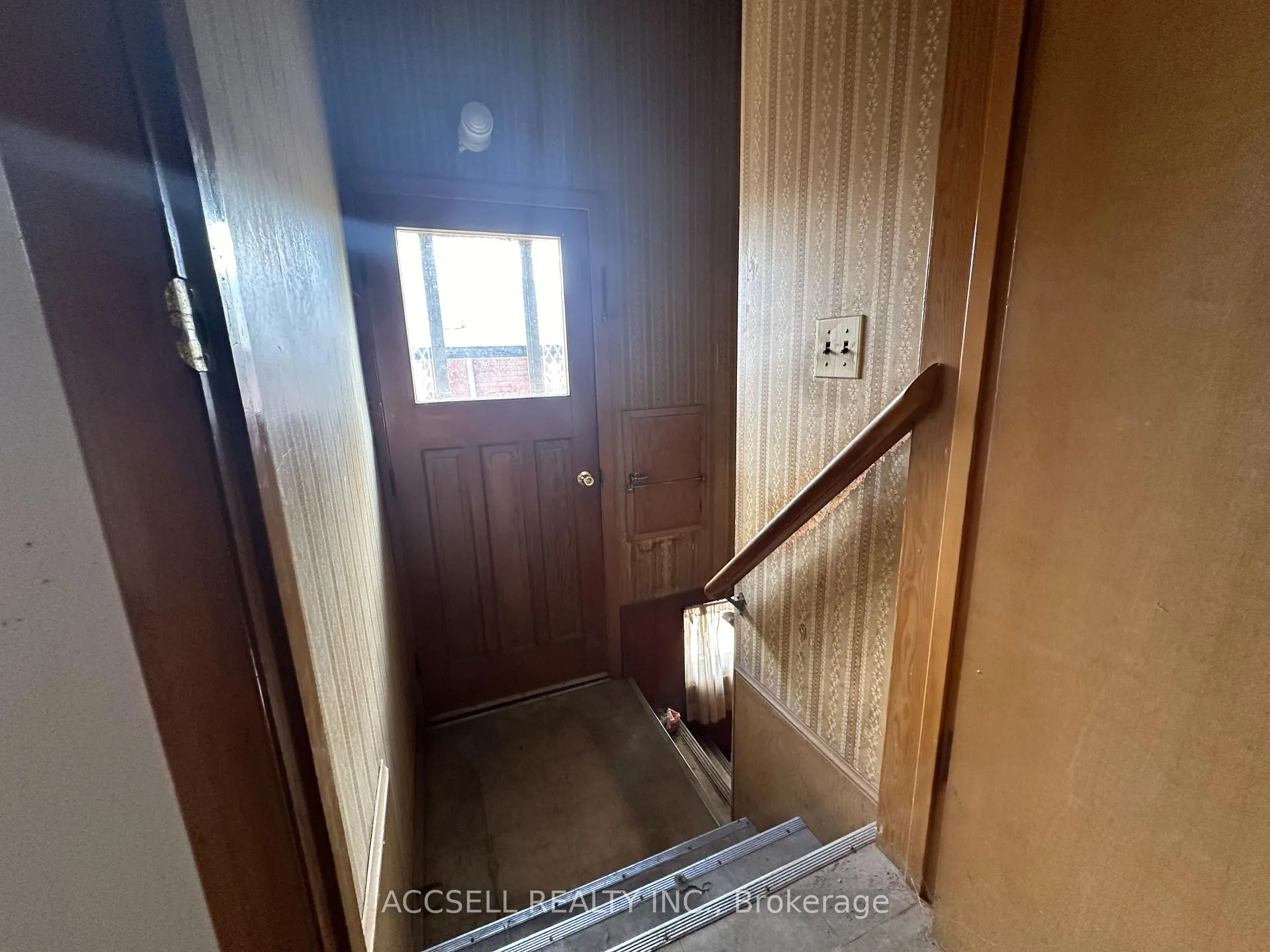 Photo 11 of 227 Dixon Street, Kitchener — HOMEH