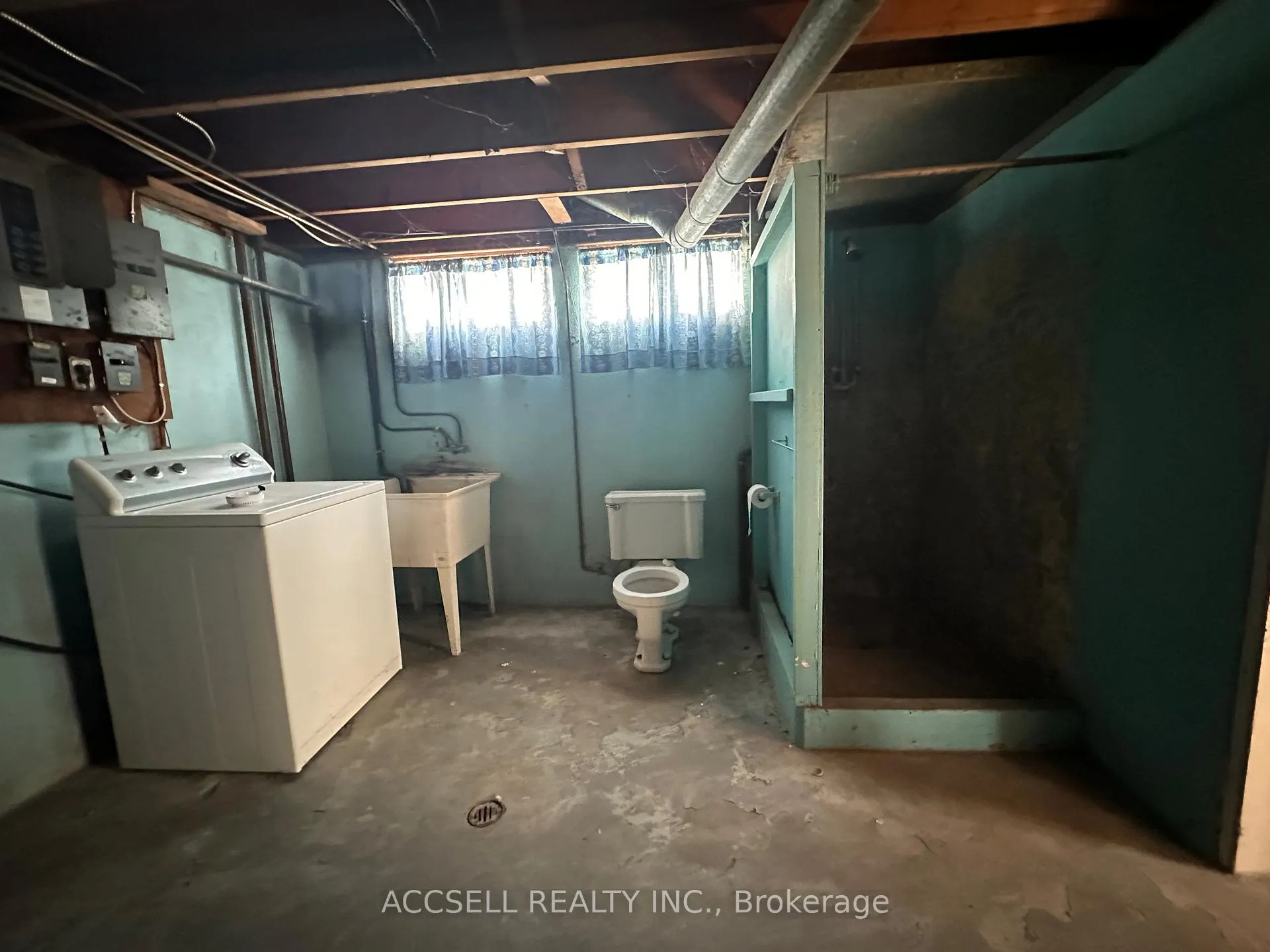 Photo 14 of 227 Dixon Street, Kitchener — HOMEH