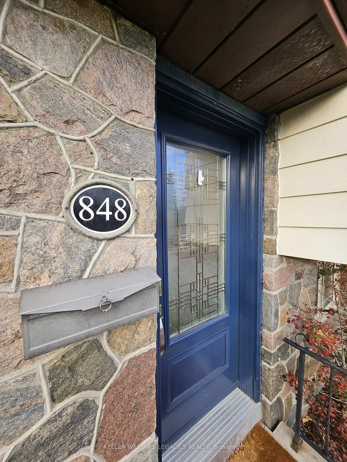 Photo 2 of 848 Florell Drive, Oshawa, Donevan — HOMEH