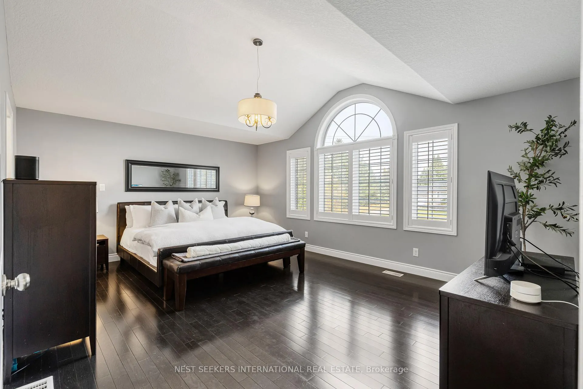 Photo 23 of 967 Doon Village Road, Kitchener — HOMEH