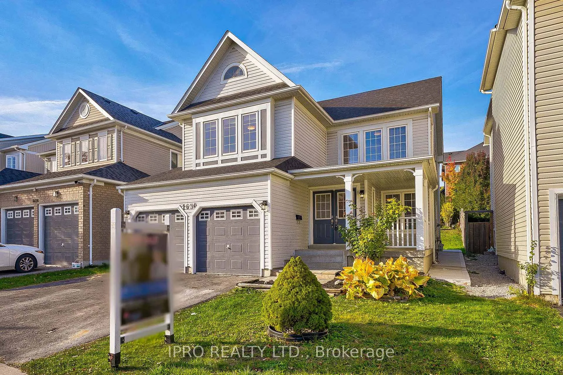 Photo 3 of 1638 Coldstream Drive, Oshawa, Taunton — HOMEH