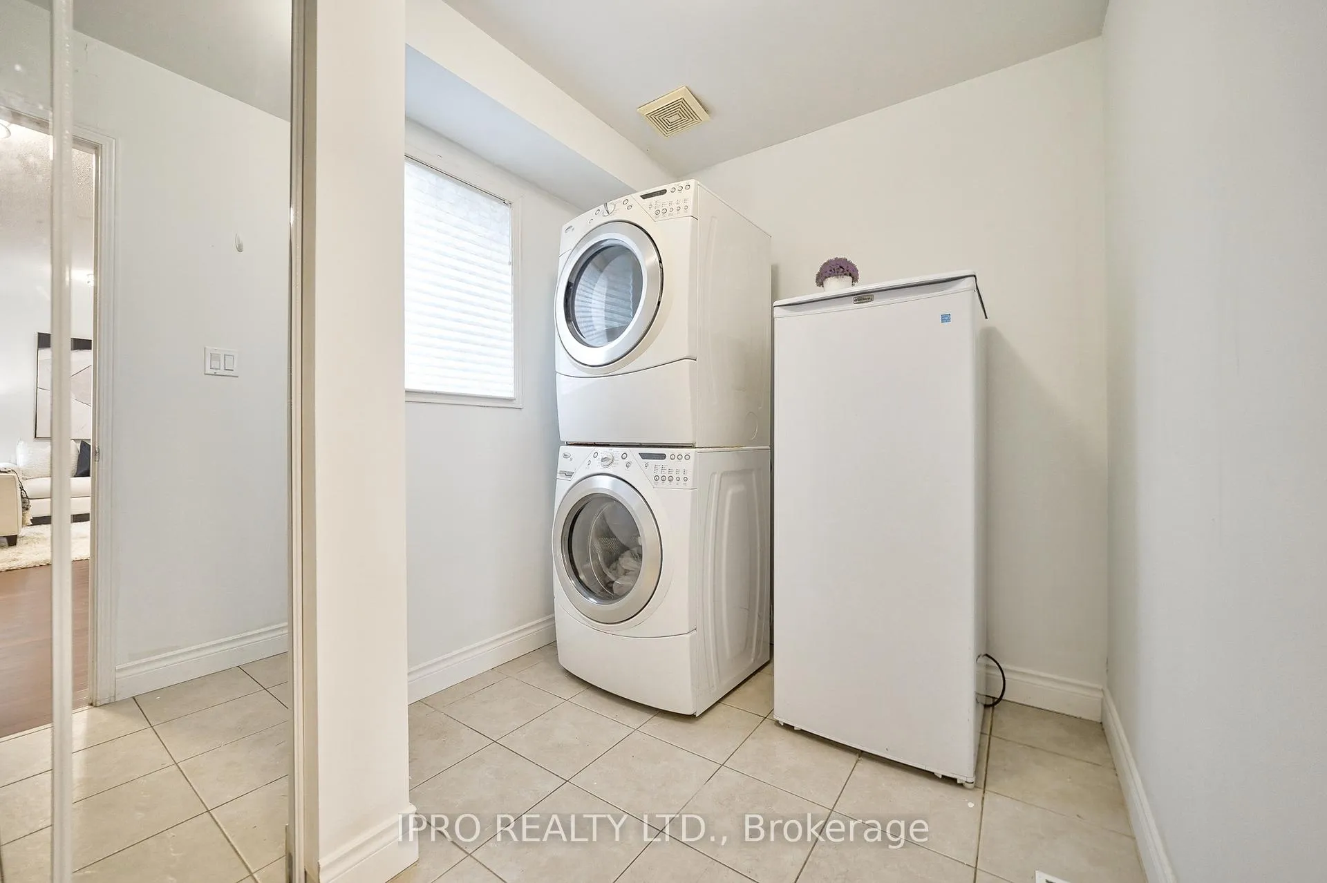 Photo 13 of 1638 Coldstream Drive, Oshawa, Taunton — HOMEH