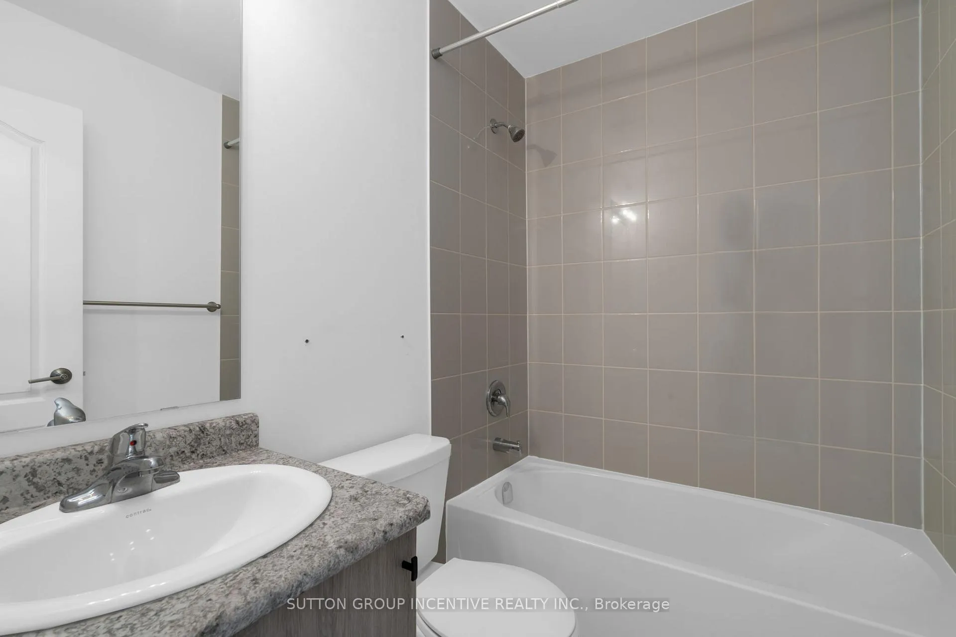 Photo 25 of 53 Andean Lane, Barrie, Rural Barrie Southwest — HOMEH