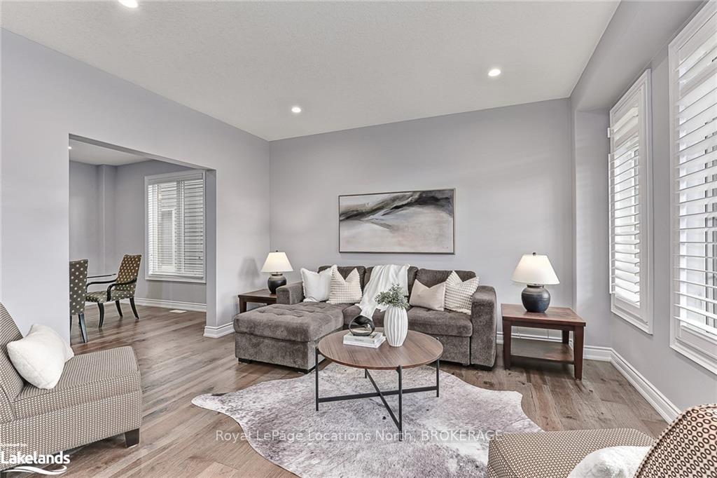 Photo 3 of 31 Gilpin Crescent, Collingwood — HOMEH
