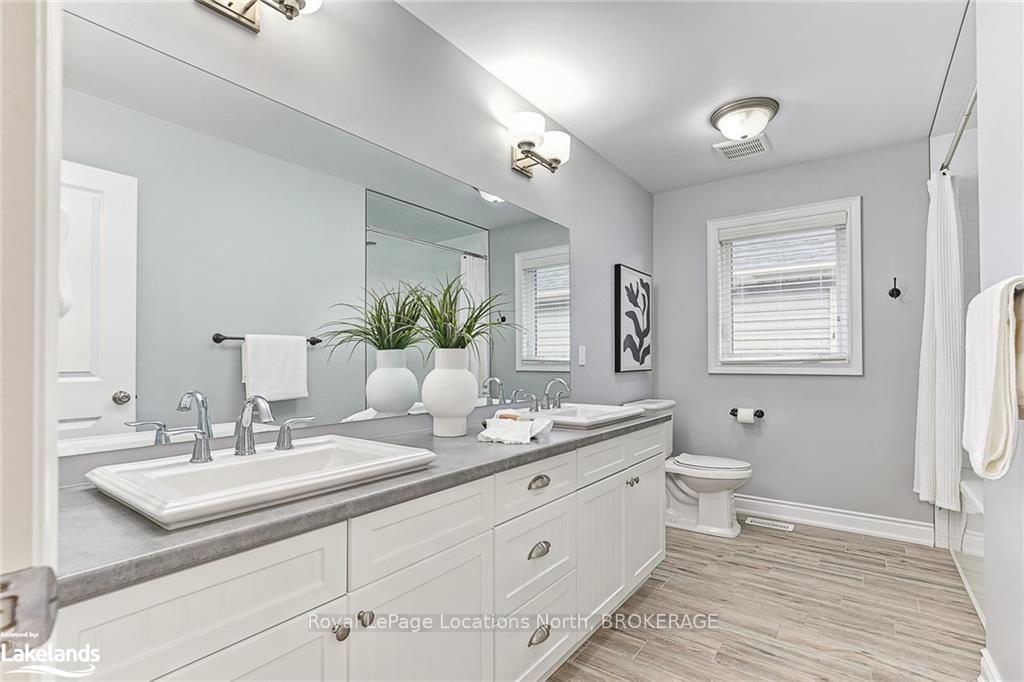 Photo 27 of 31 Gilpin Crescent, Collingwood — HOMEH