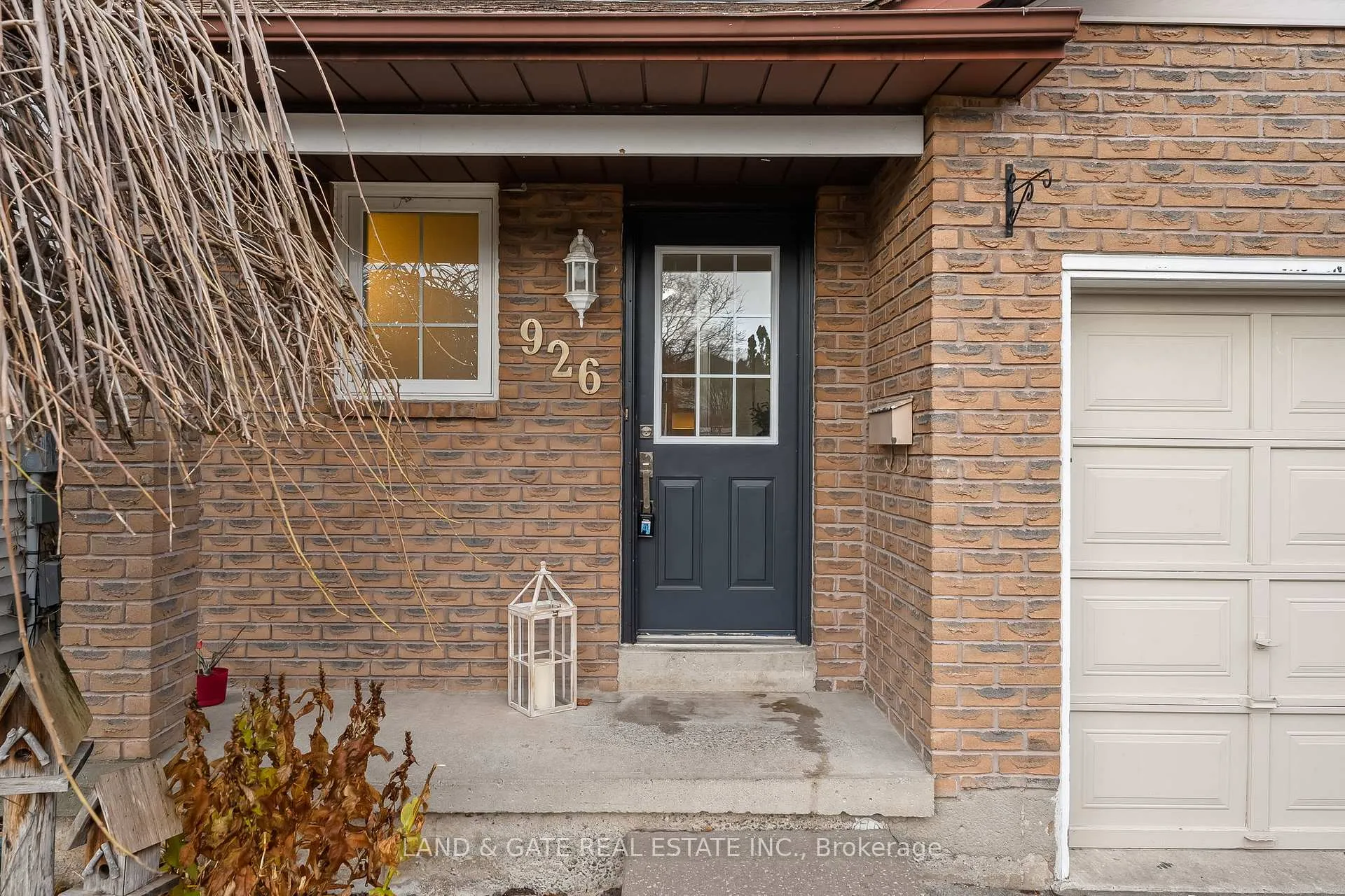 Photo 3 of 926 Beaconhill Court, Oshawa, Pinecrest — HOMEH