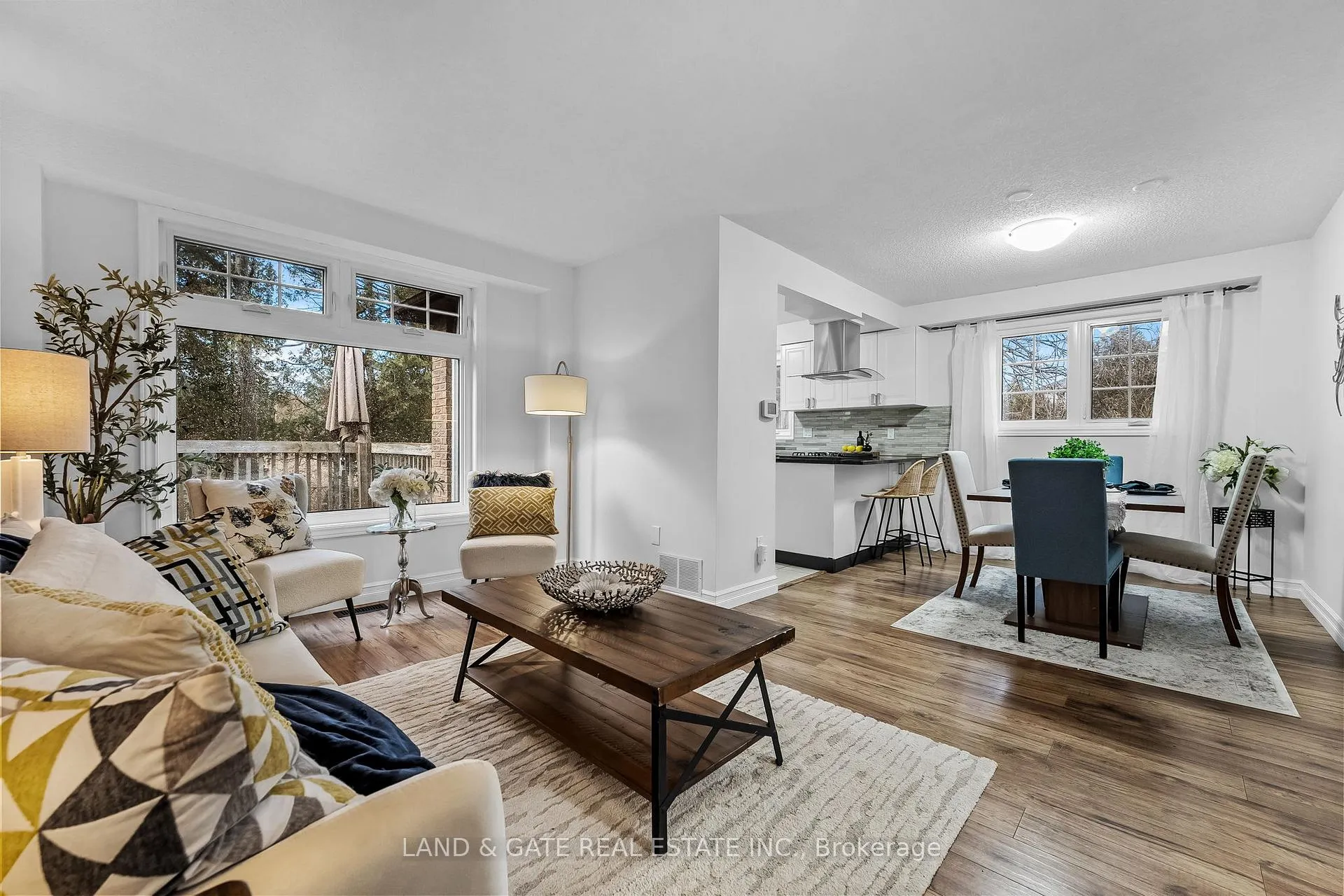 Photo 8 of 926 Beaconhill Court, Oshawa, Pinecrest — HOMEH