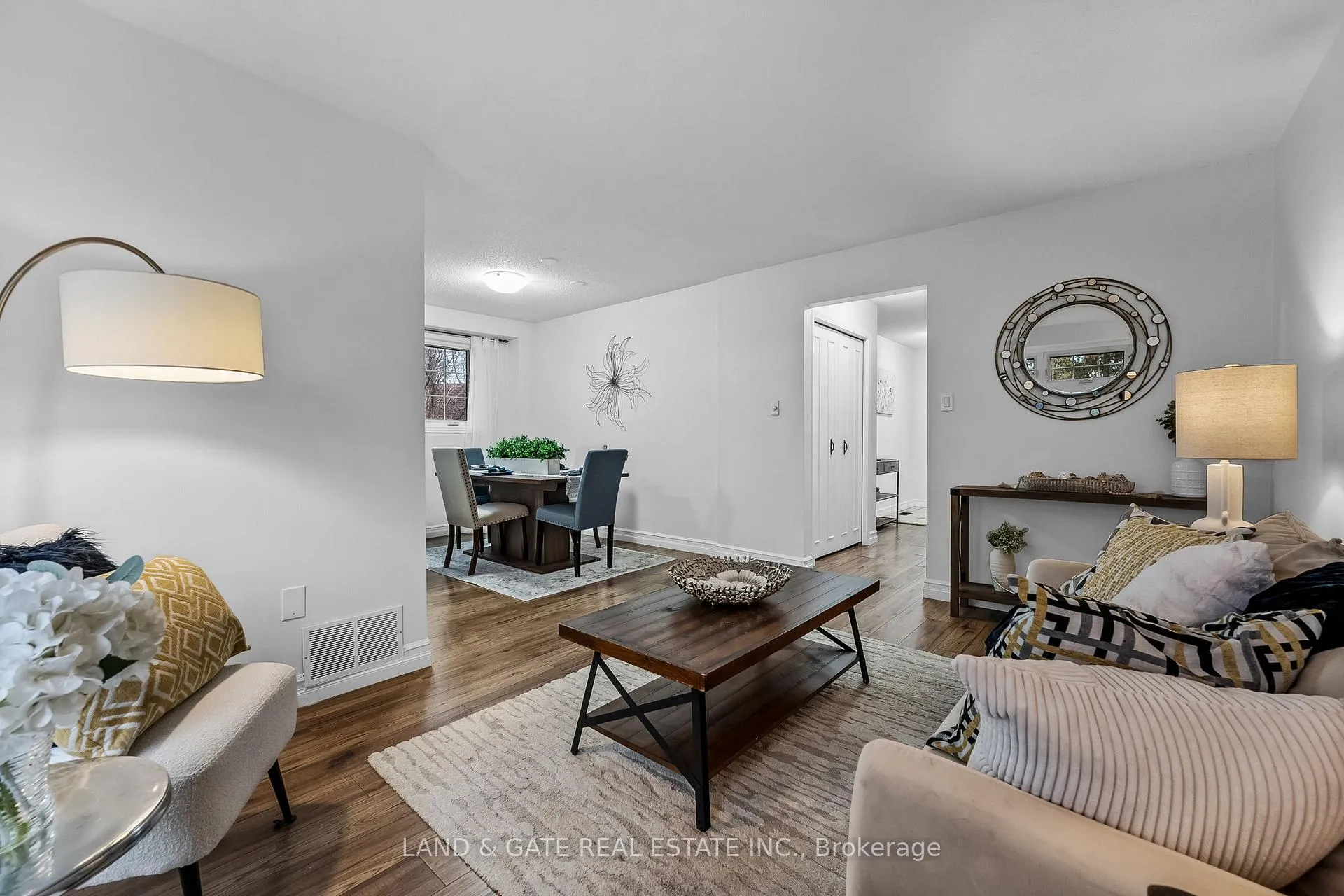 Photo 9 of 926 Beaconhill Court, Oshawa, Pinecrest — HOMEH