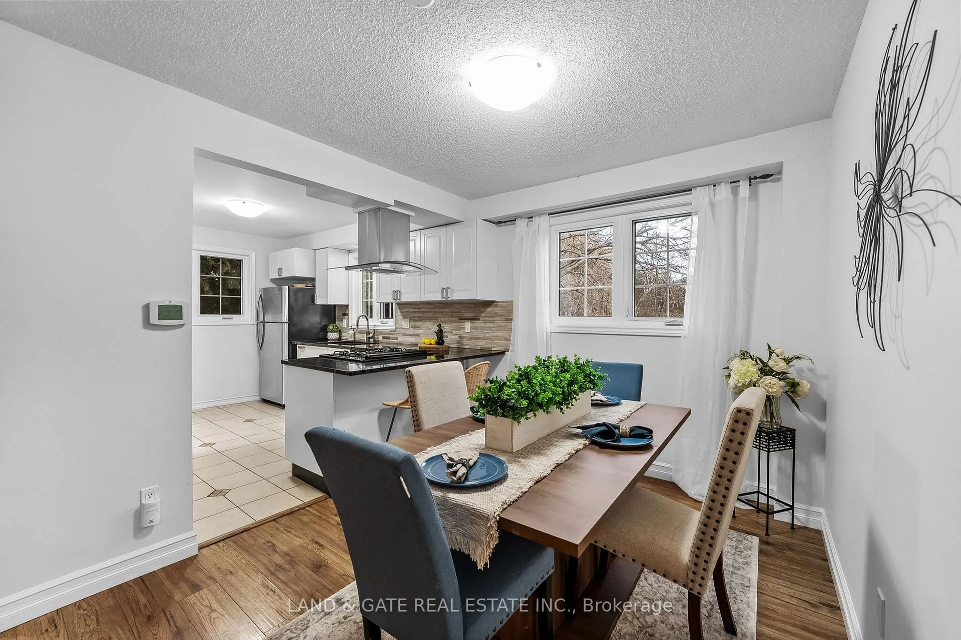 Photo 10 of 926 Beaconhill Court, Oshawa, Pinecrest — HOMEH