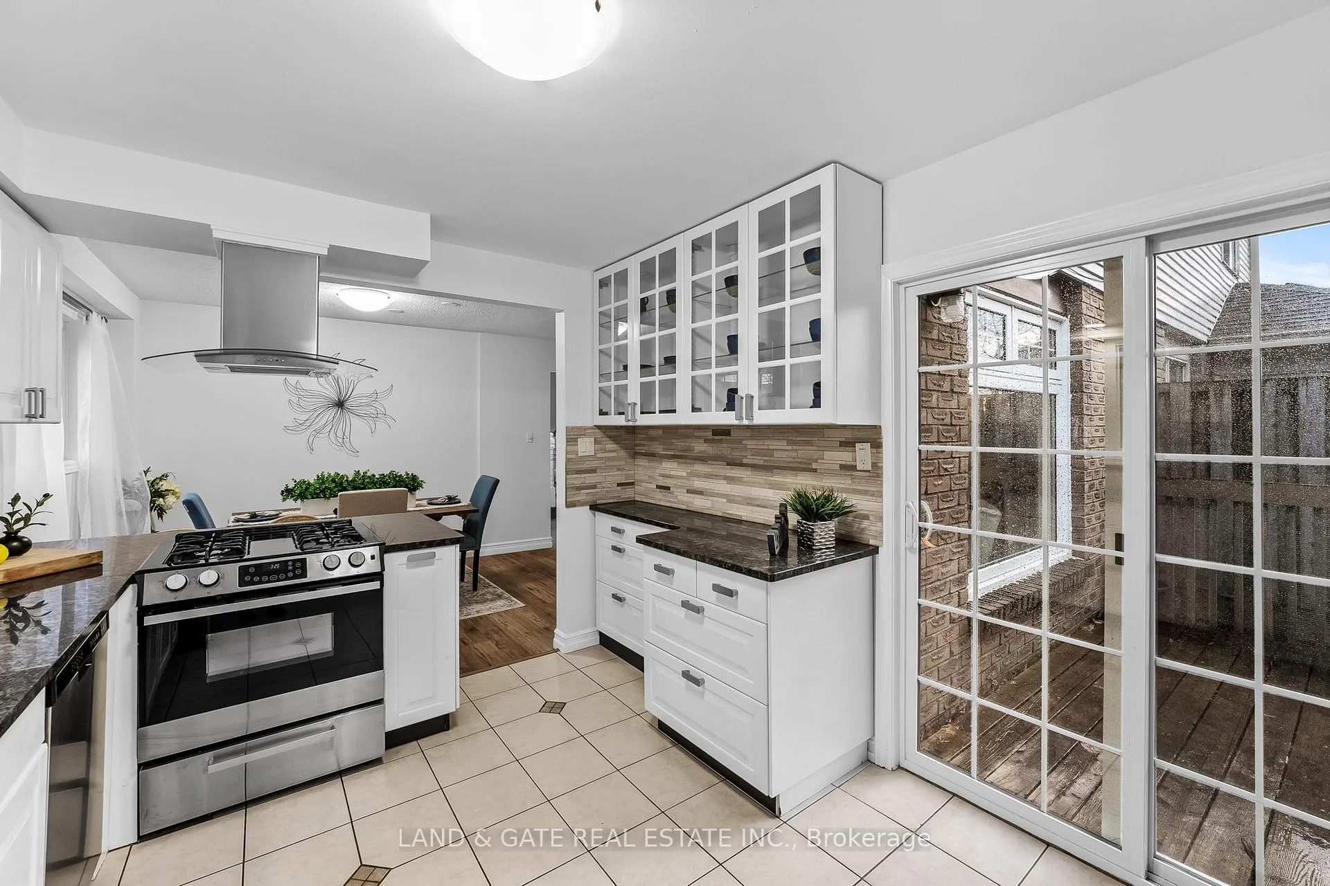 Photo 13 of 926 Beaconhill Court, Oshawa, Pinecrest — HOMEH