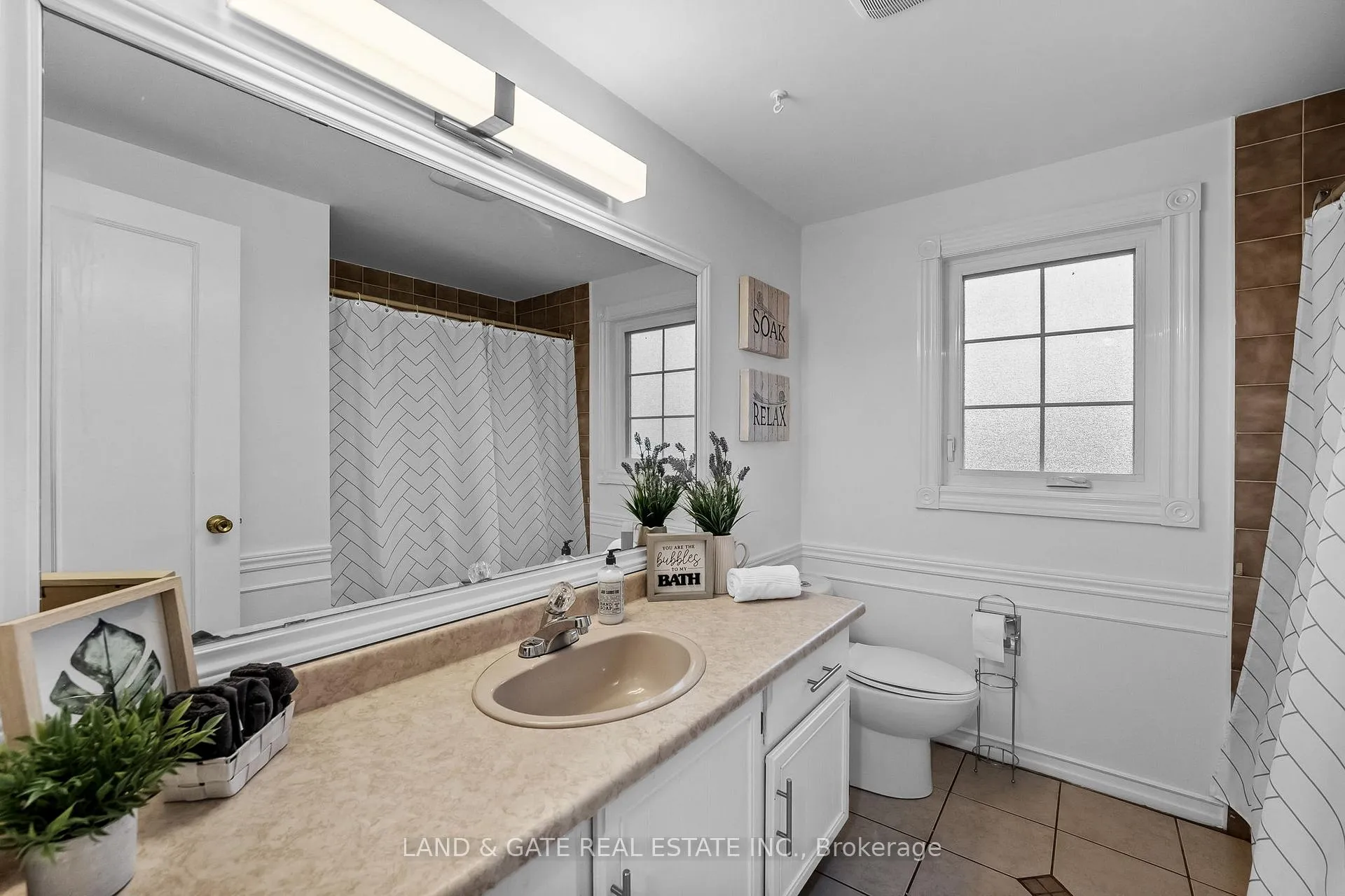 Photo 26 of 926 Beaconhill Court, Oshawa, Pinecrest — HOMEH