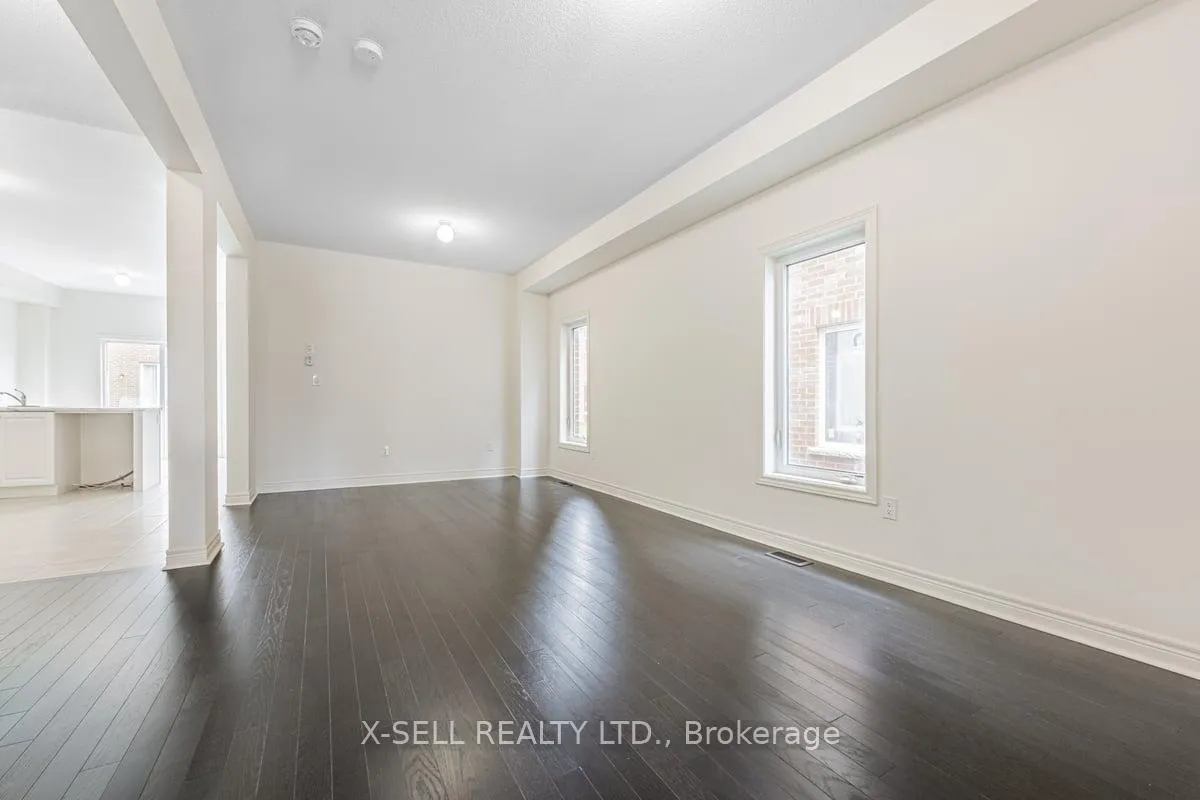 Photo 3 of 667 Fleetwood Drive, Oshawa, Eastdale — HOMEH