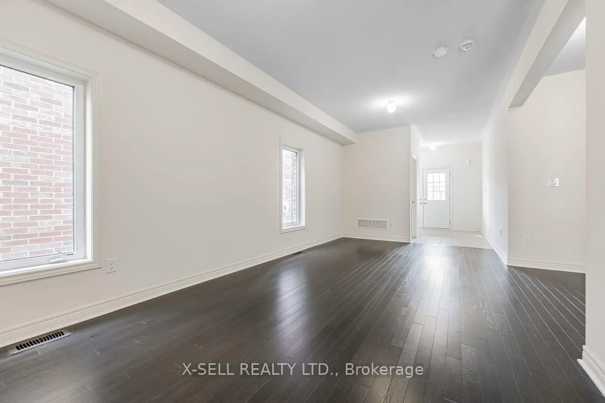 Photo 4 of 667 Fleetwood Drive, Oshawa, Eastdale — HOMEH