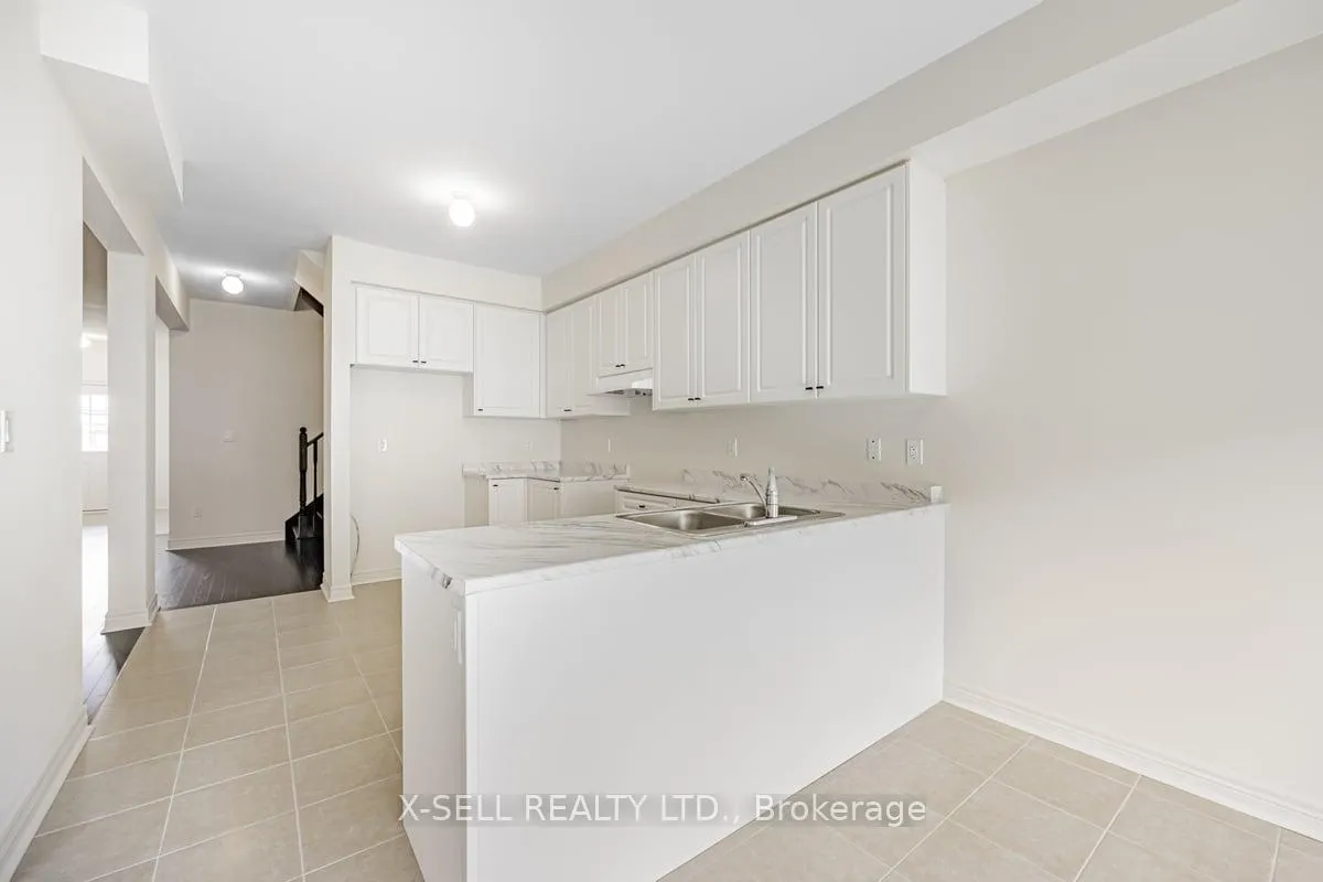 Photo 13 of 667 Fleetwood Drive, Oshawa, Eastdale — HOMEH