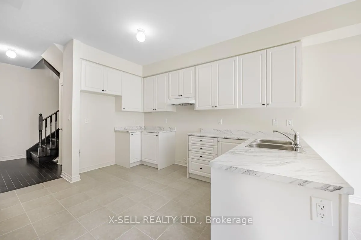 Photo 15 of 667 Fleetwood Drive, Oshawa, Eastdale — HOMEH