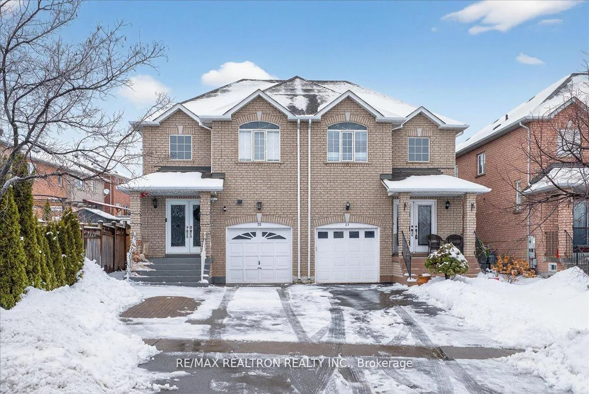 Photo 1 of 23 D'amato Crescent, Vaughan, Maple — HOMEH