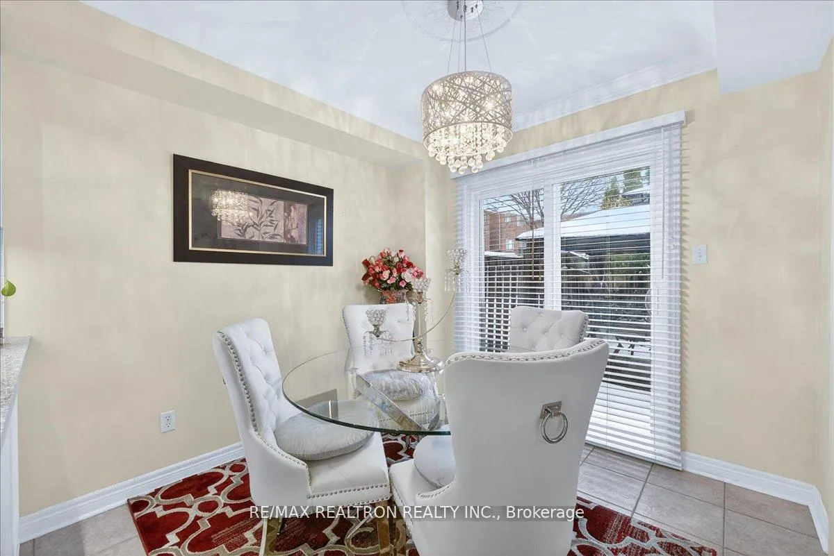 Photo 15 of 23 D'amato Crescent, Vaughan, Maple — HOMEH